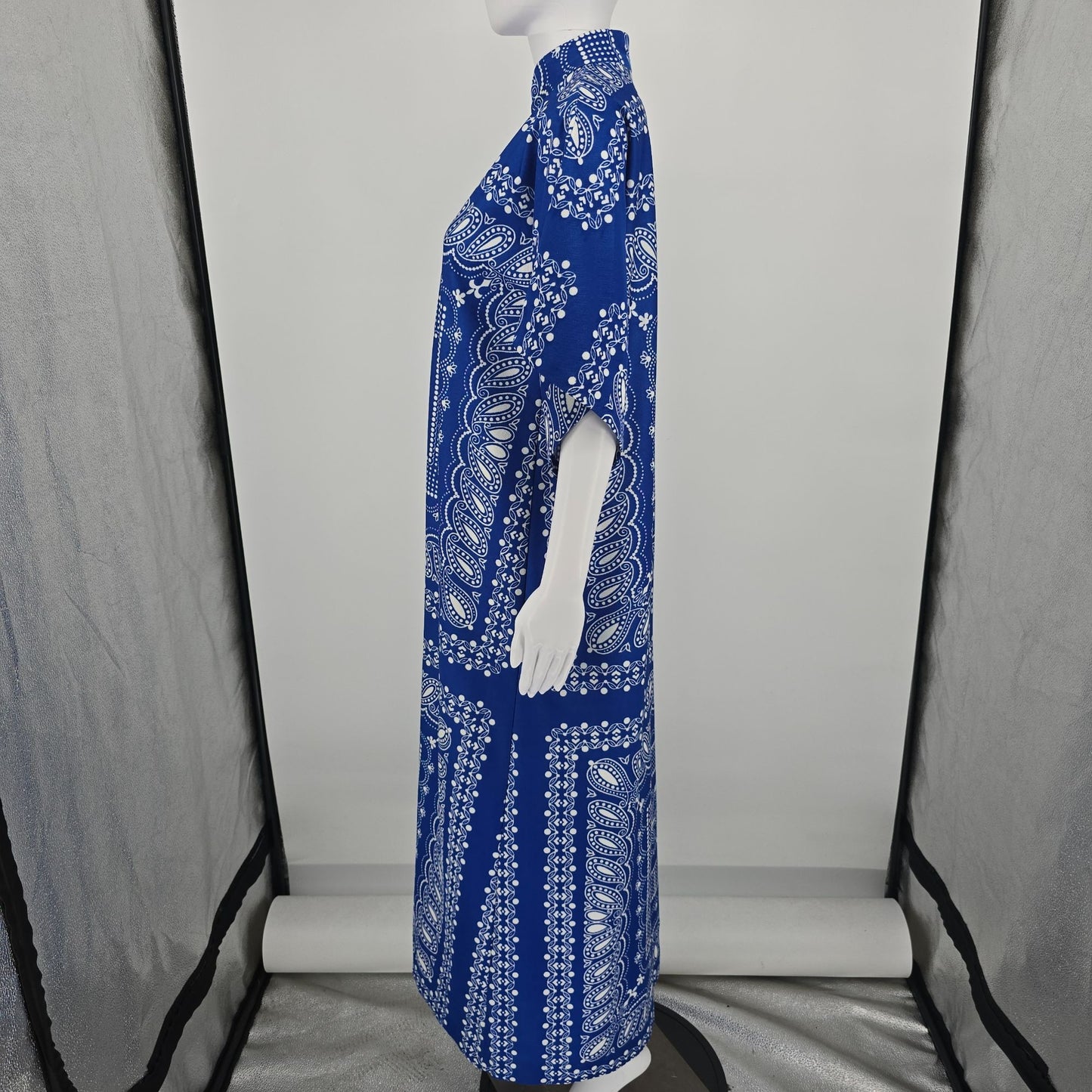 Vintage 1970s Blue/White Paisley Bandana Print Kaftan Lounger Maxi Dress (L)