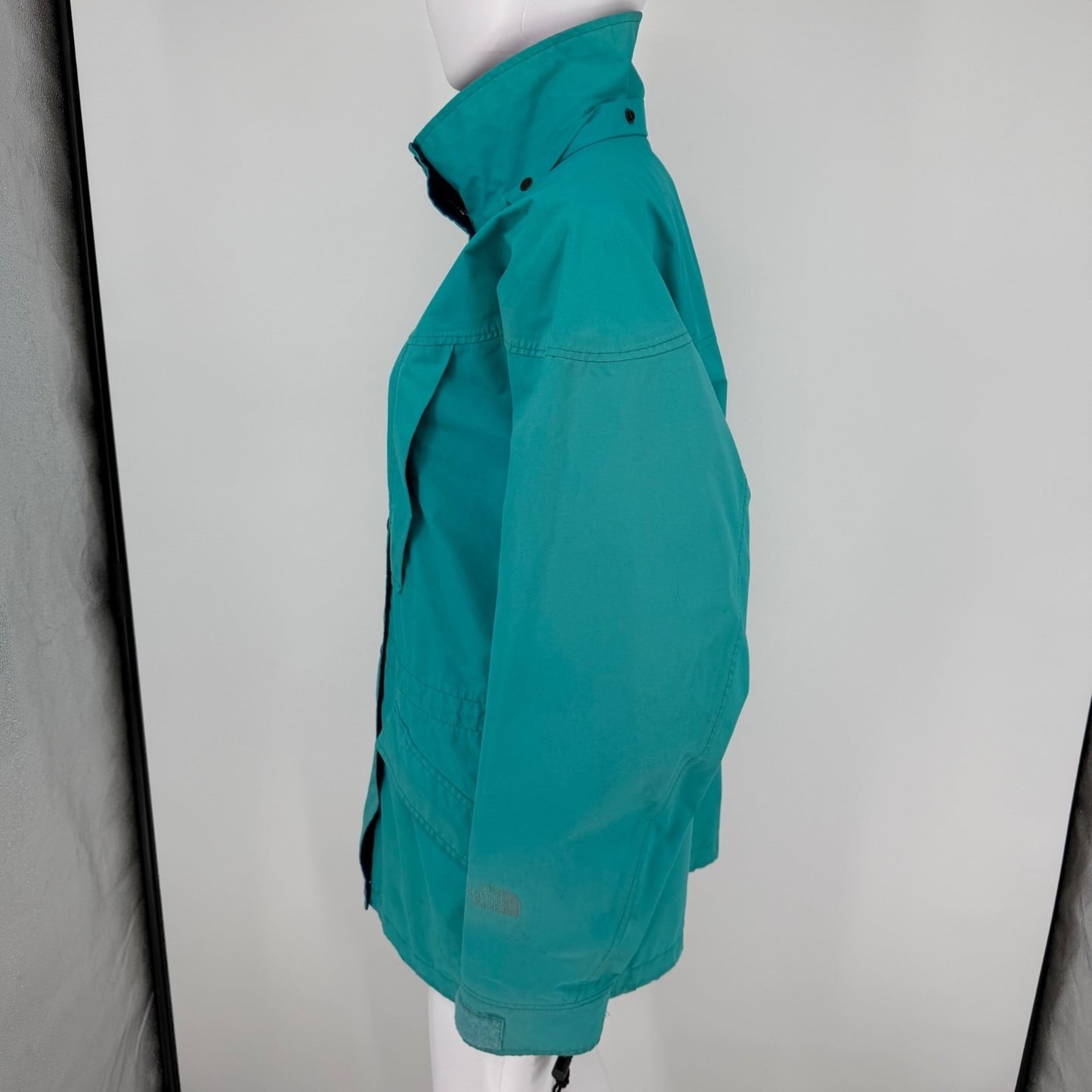 Vintage 1990s The North Face Women's Teal Made in USA Gore-Tex Shell Jacket (M)