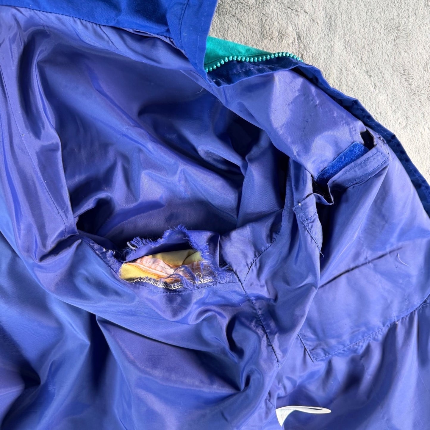 Vintage 1990s The North Face Women's Teal Made in USA Gore-Tex Shell Jacket (M)