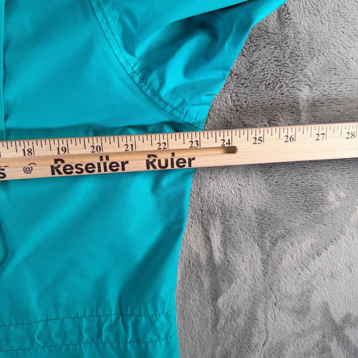 Vintage 1990s The North Face Women's Teal Made in USA Gore-Tex Shell Jacket (M)