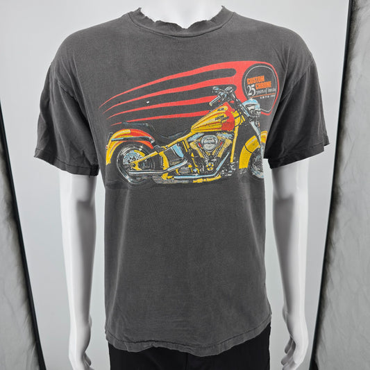 Distressed Vintage 1995 Custom Chrome 25 Years of Innovation Biker T-Shirt (L)