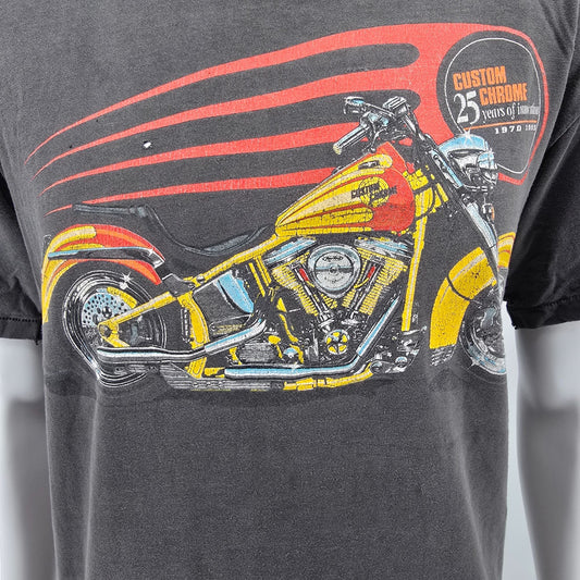 Distressed Vintage 1995 Custom Chrome 25 Years of Innovation Biker T-Shirt (L)