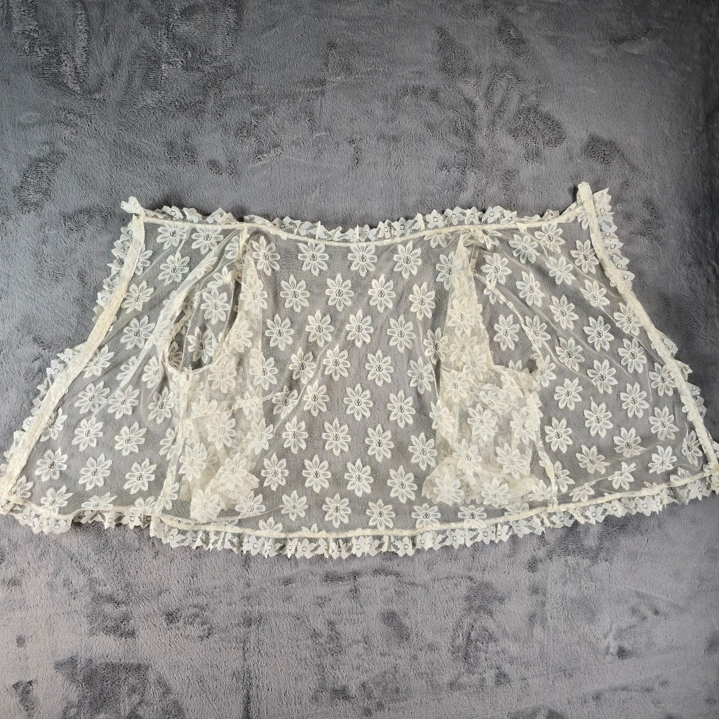 Vintage 1990s Unbranded Mesh Lace Daisy Embroidered Open Front Coverup (L) *Fair