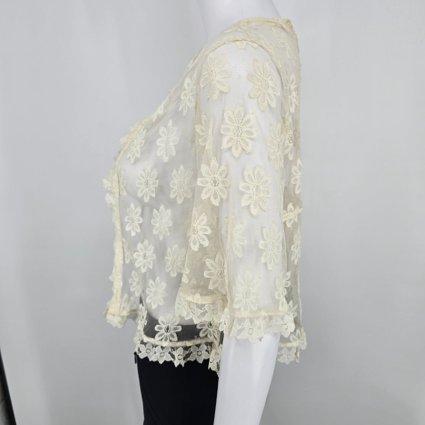Vintage 1990s Unbranded Mesh Lace Daisy Embroidered Open Front Coverup (L) *Fair