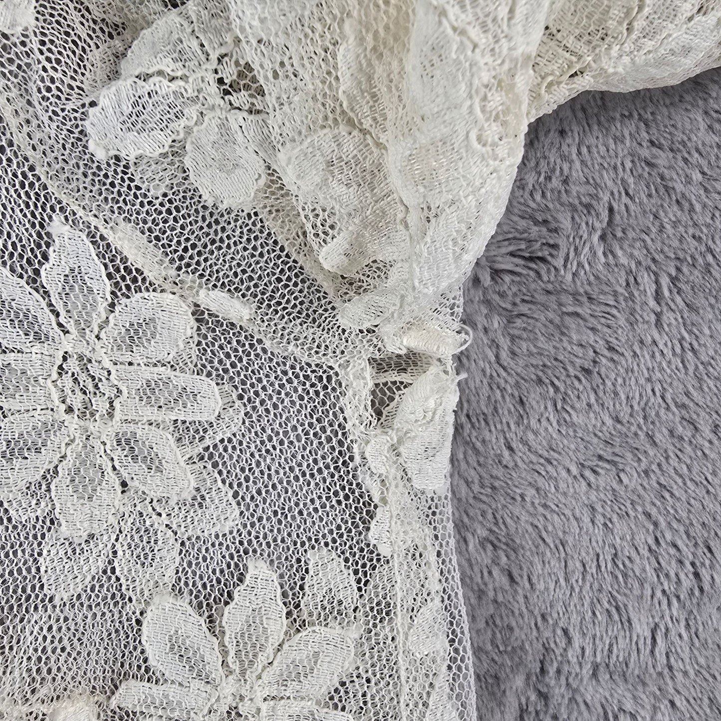Vintage 1990s Unbranded Mesh Lace Daisy Embroidered Open Front Coverup (L) *Fair