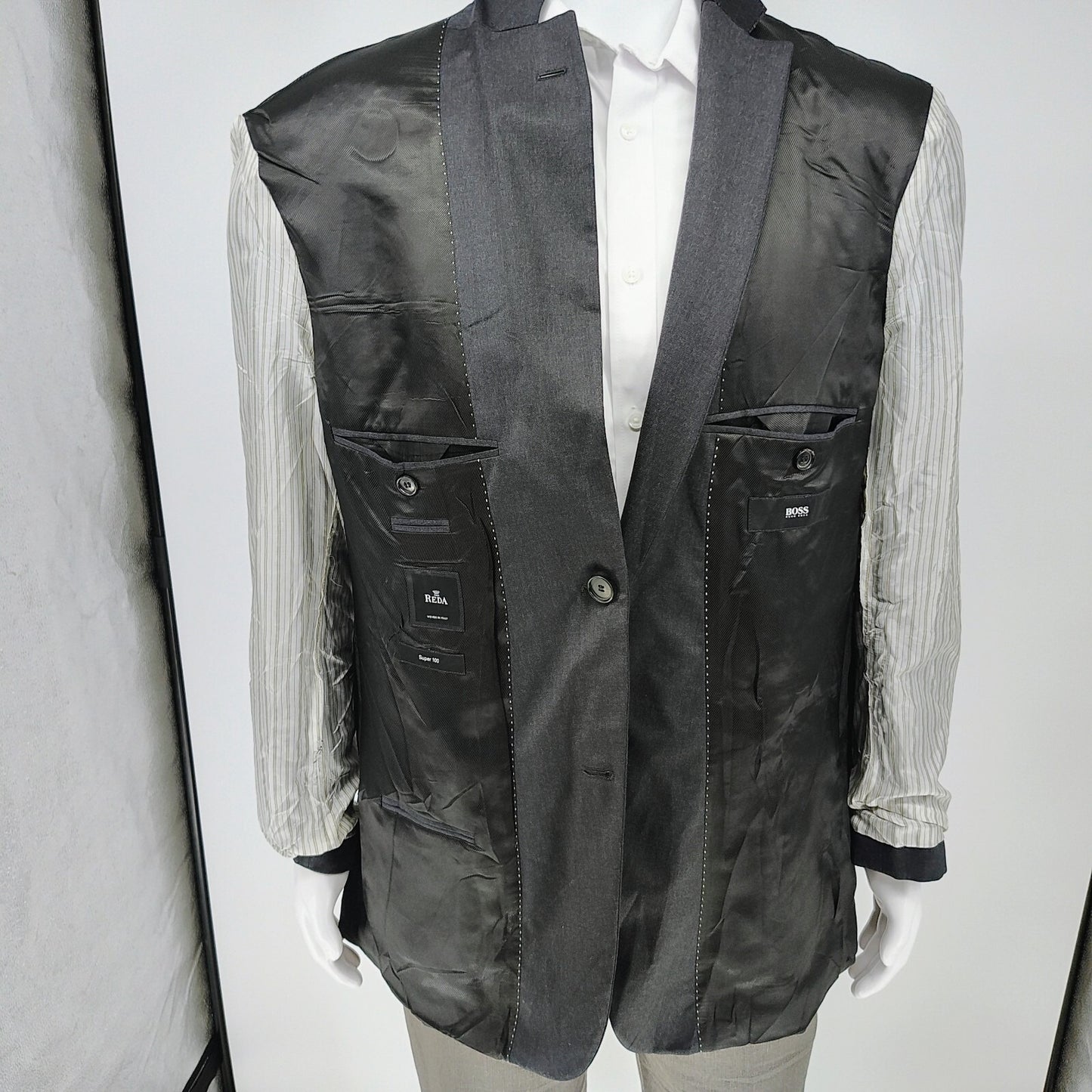 Boss Hugo Boss Reda Super 100 Charcoal Pasolini/Movie US_2 Suit Jacket (44R)