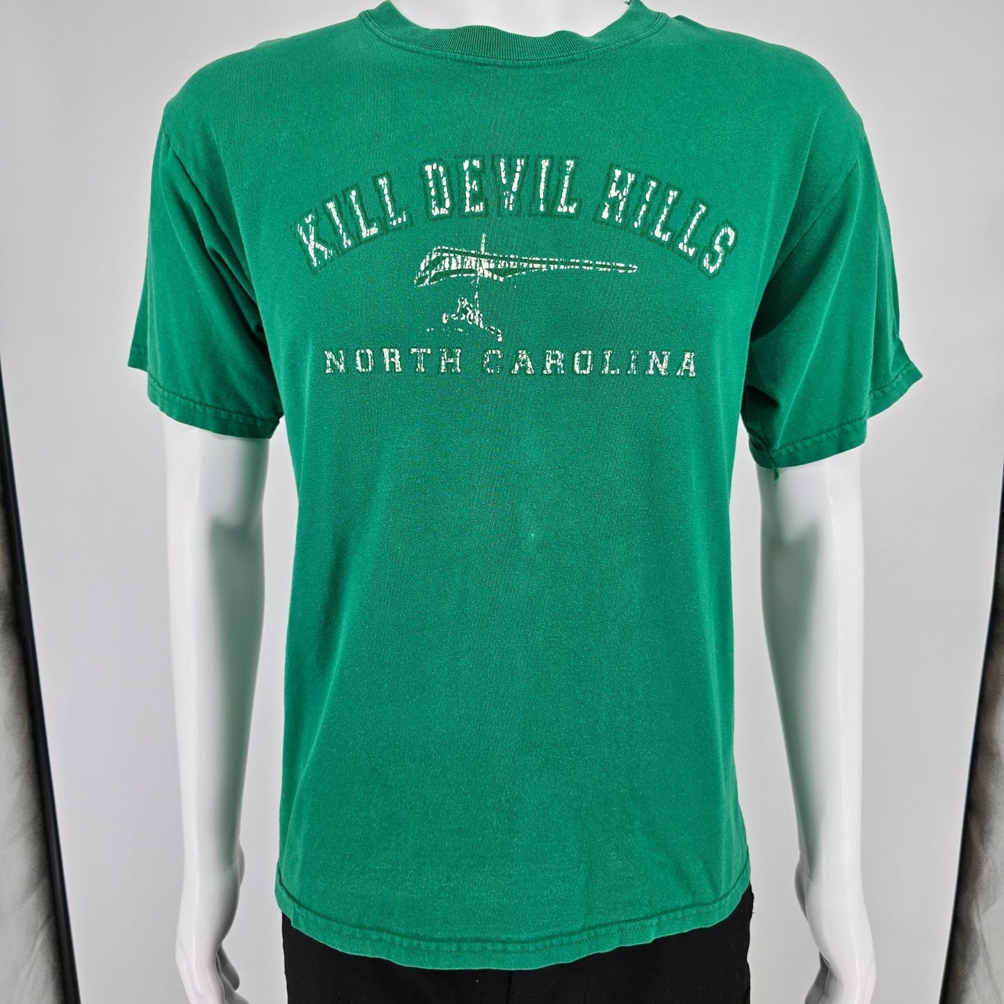 Distressed Vintage Y2K Anvil Kill Devil Hills North Carolina T-Shirt (M)