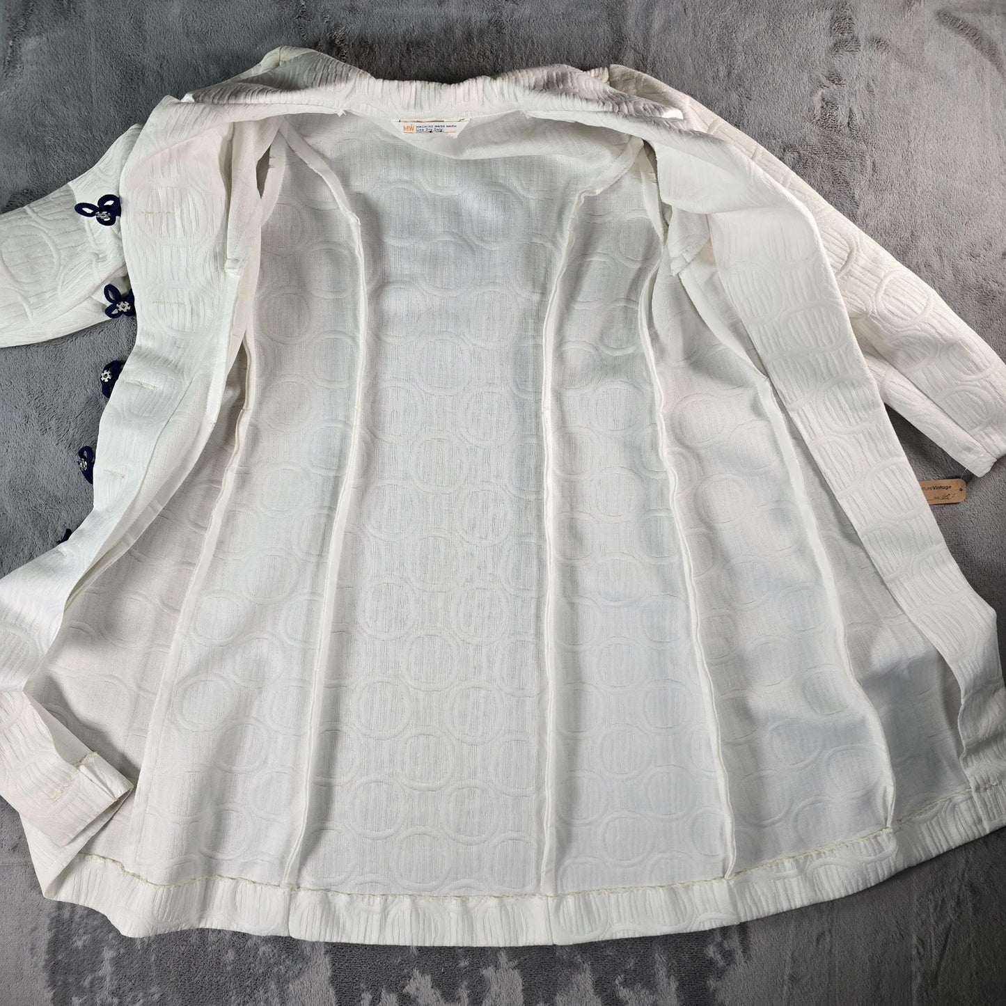 Vintage 1970s Towncraft Mod A-Line Textured Jacquard Knit Ivory Coat (S)