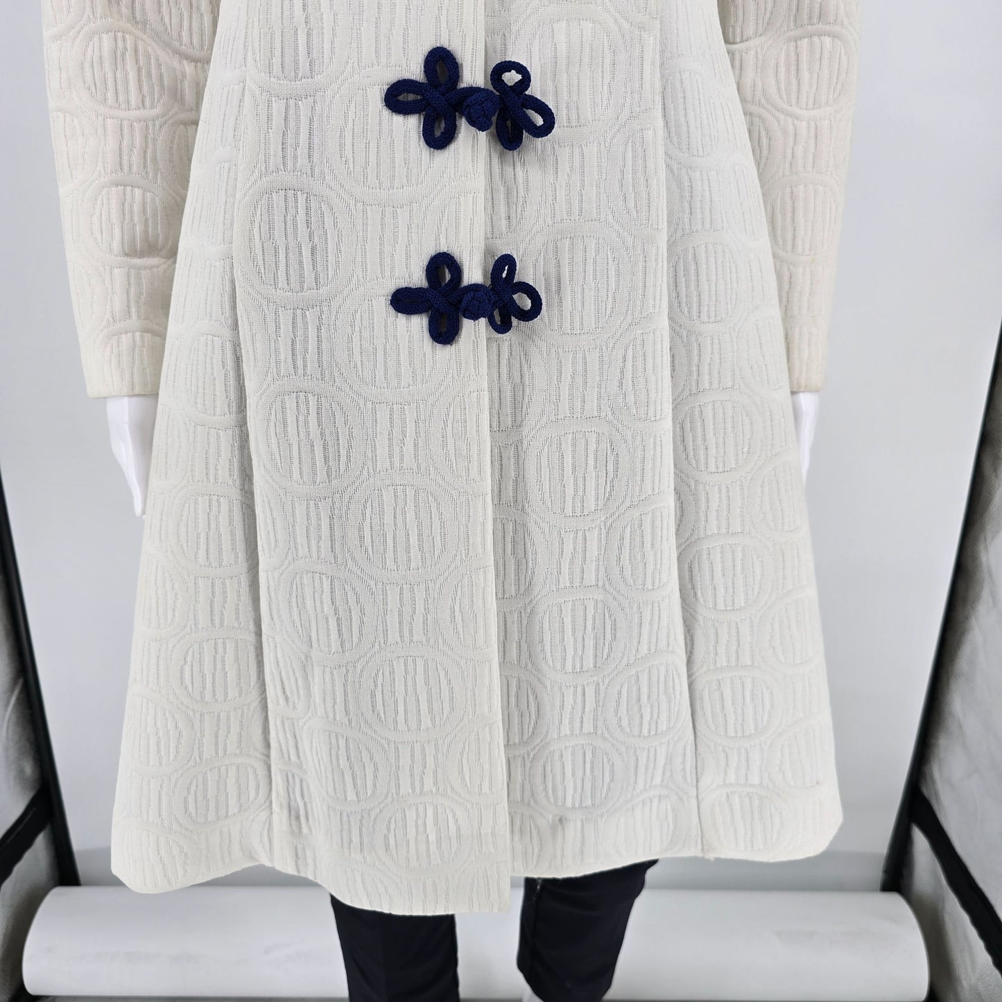 Vintage 1970s Towncraft Mod A-Line Textured Jacquard Knit Ivory Coat (S)