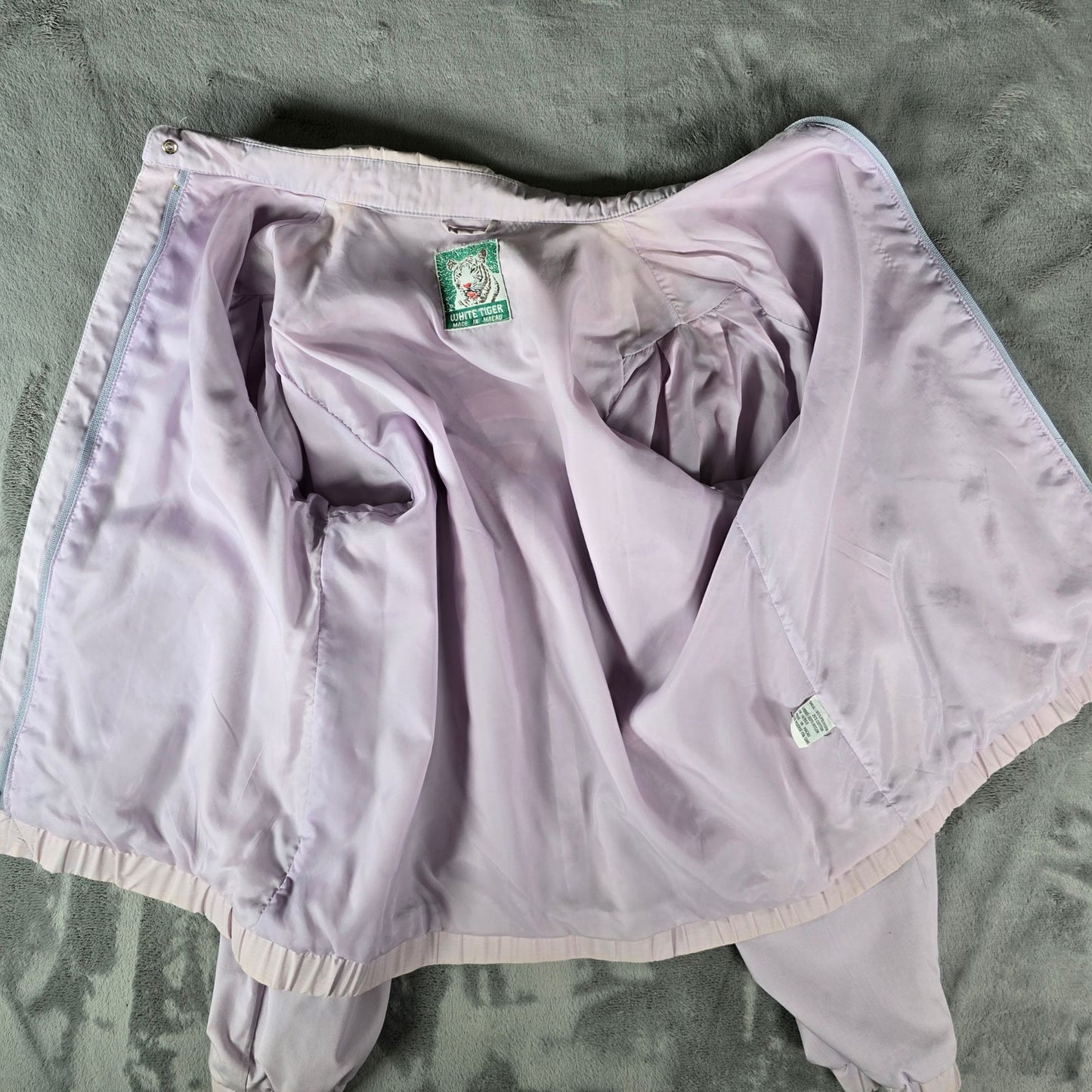 Vintage 1980s White Tiger Macau Lavender Pastel Stripe Windbreaker Jacket (M)