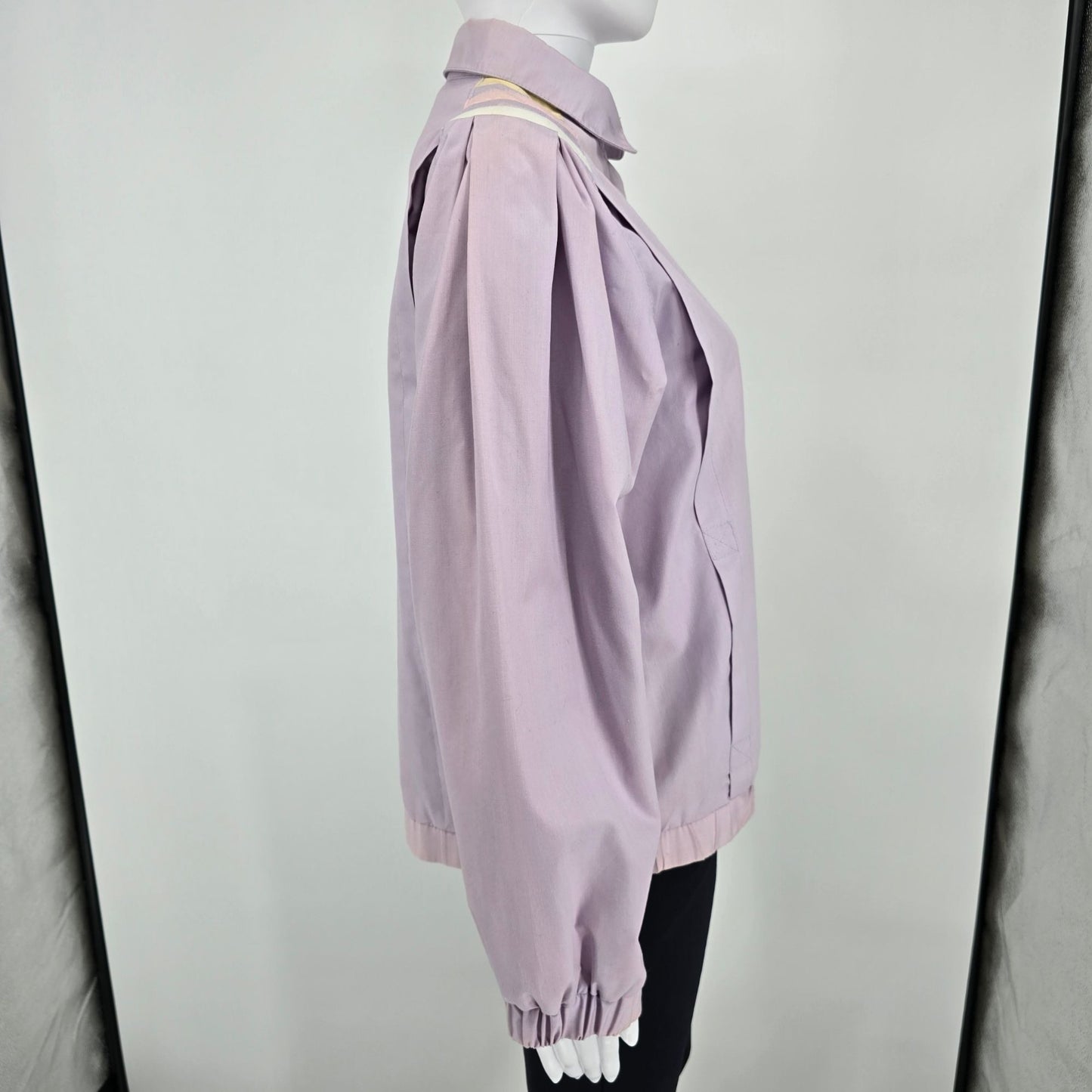 Vintage 1980s White Tiger Macau Lavender Pastel Stripe Windbreaker Jacket (M)