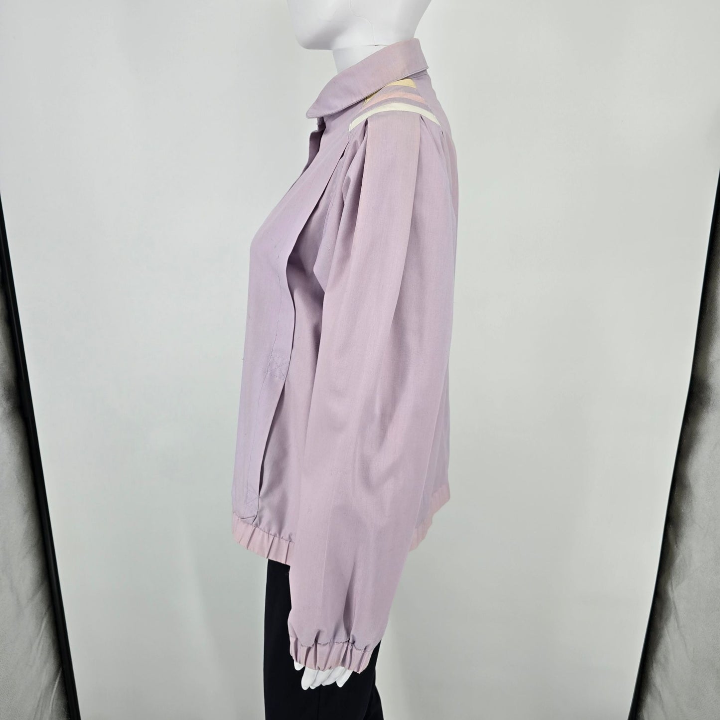 Vintage 1980s White Tiger Macau Lavender Pastel Stripe Windbreaker Jacket (M)