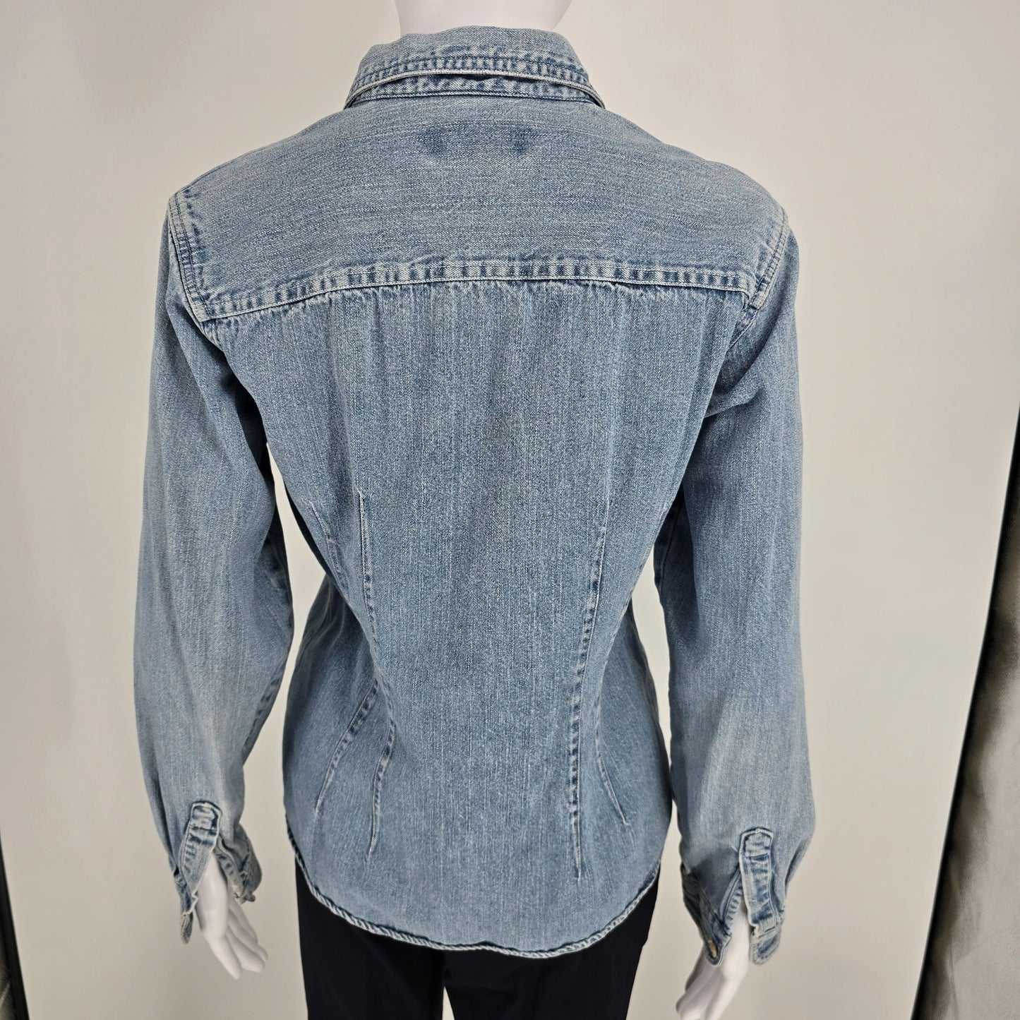 Vintage 1990s A*O American Outpost Women's Light Wash Denim Button-up Shirt (M)