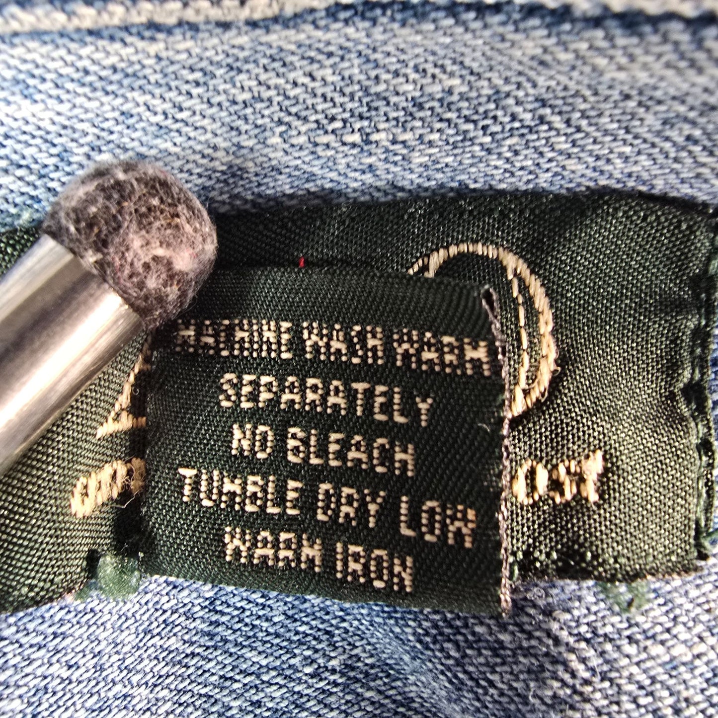 Vintage 1990s A*O American Outpost Women's Light Wash Denim Button-up Shirt (M)