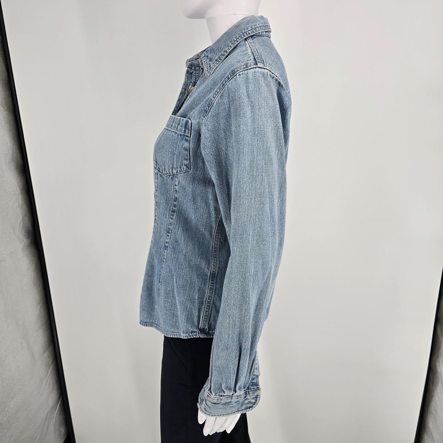 Vintage 1990s A*O American Outpost Women's Light Wash Denim Button-up Shirt (M)