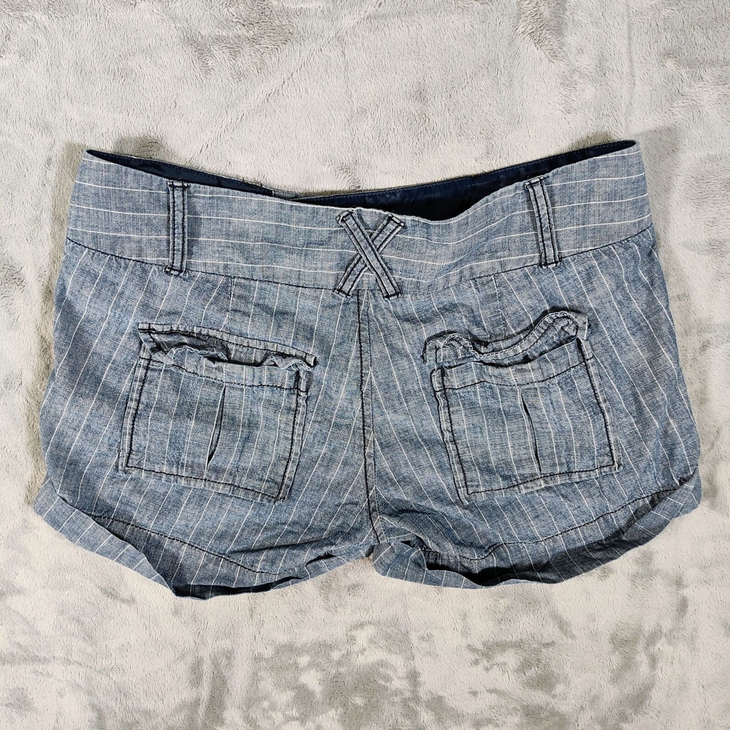 Fossil Women's Blue & White 3" Inseam Striped Cotton Shorts Shorts (Size 25)