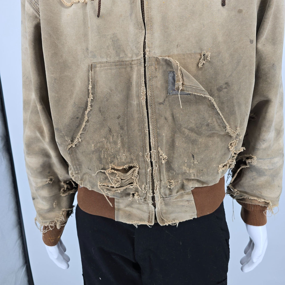 Thrashed Vintage 1990s Carhartt JR106/J03 BRN Thermal-Lined Active Jacket (L)