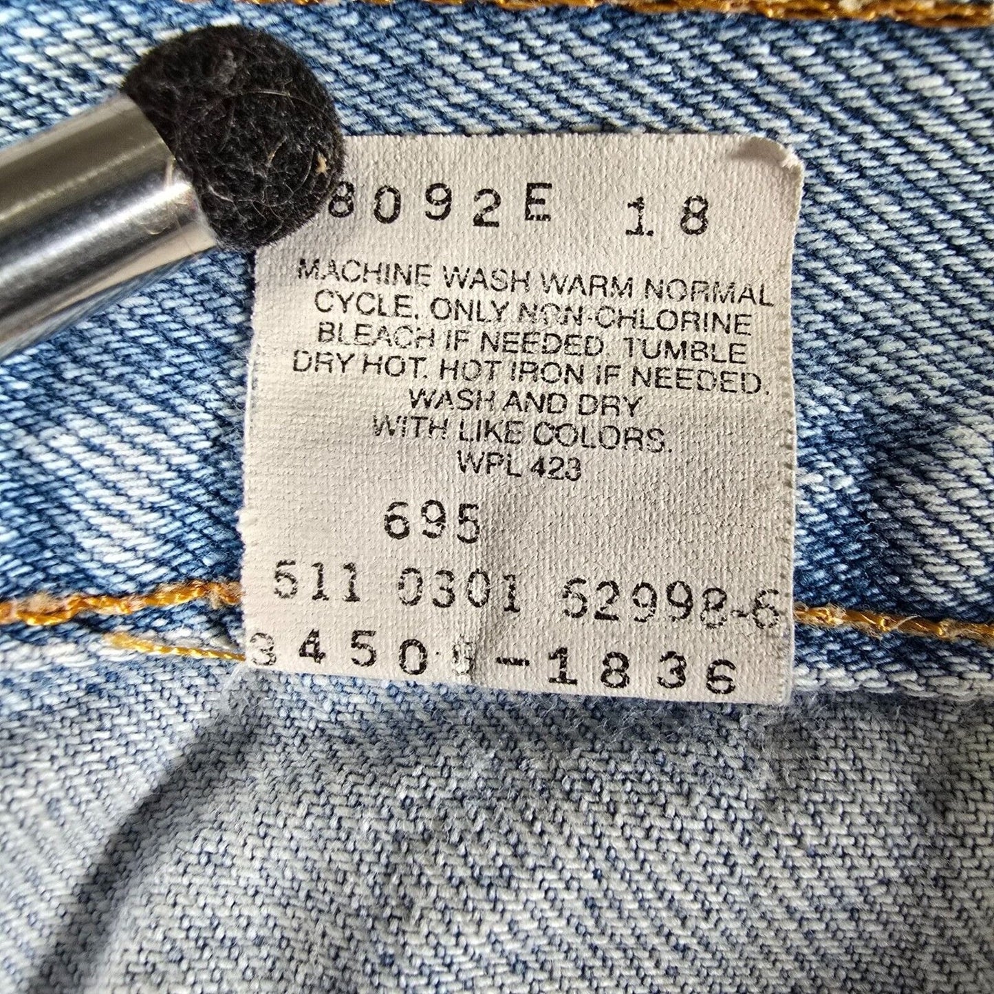 Vintage 2001 Y2K Made in USA Levi's 505 Men's Regular Fit Denim Shorts (31)