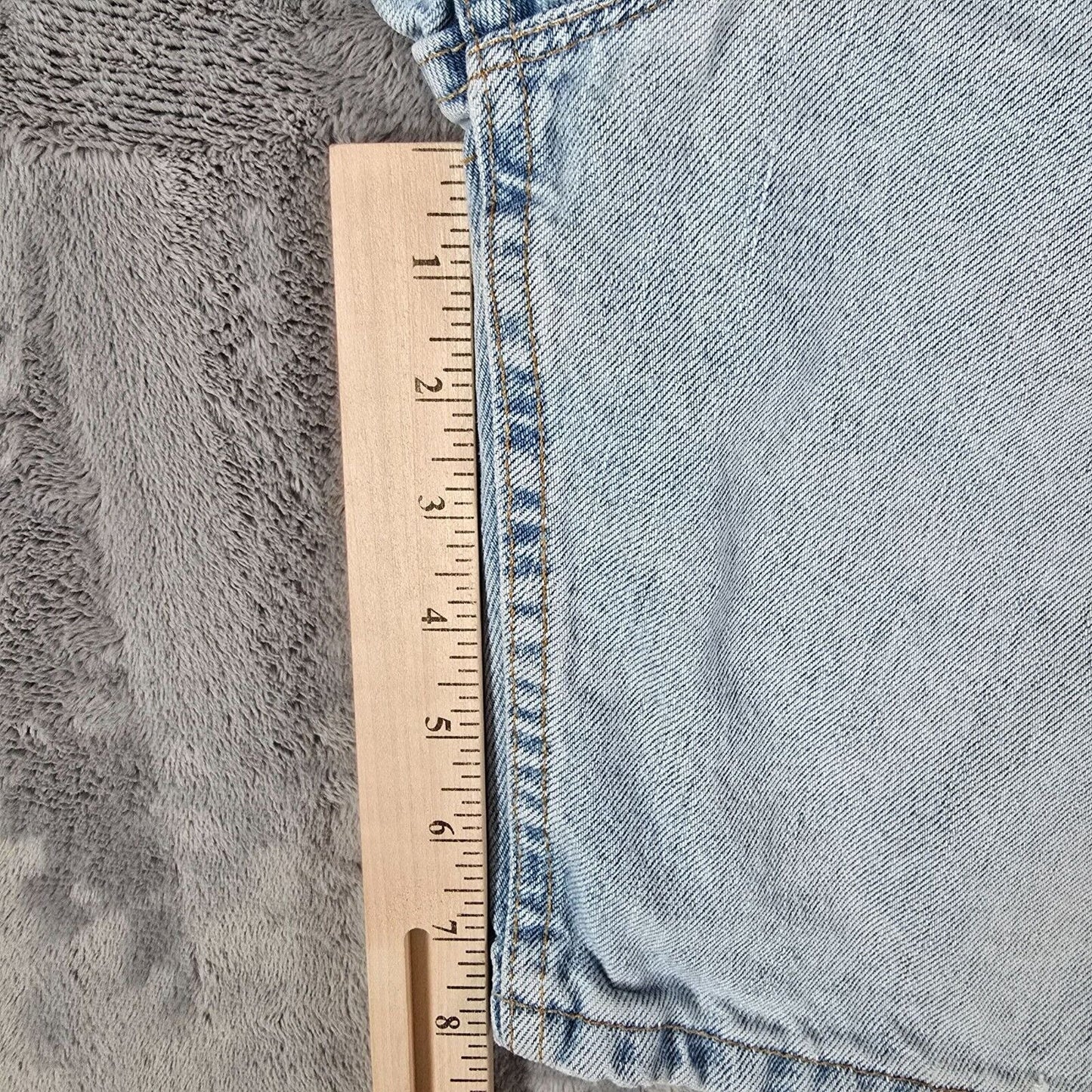 Vintage 2001 Y2K Made in USA Levi's 505 Men's Regular Fit Denim Shorts (31)