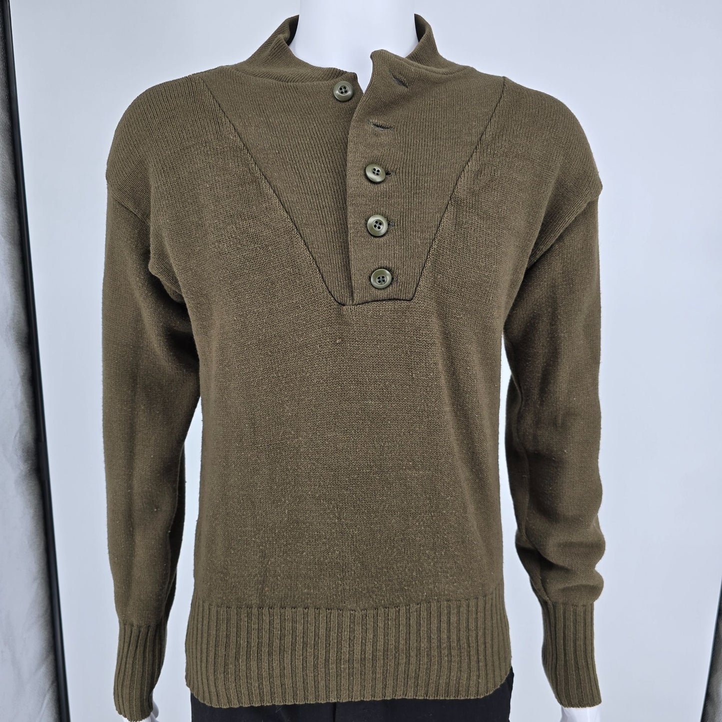 Vintage 1994 Men's U.S. Army Mitt's Nitts Acrylic Olive Drab OD Sweater (M)