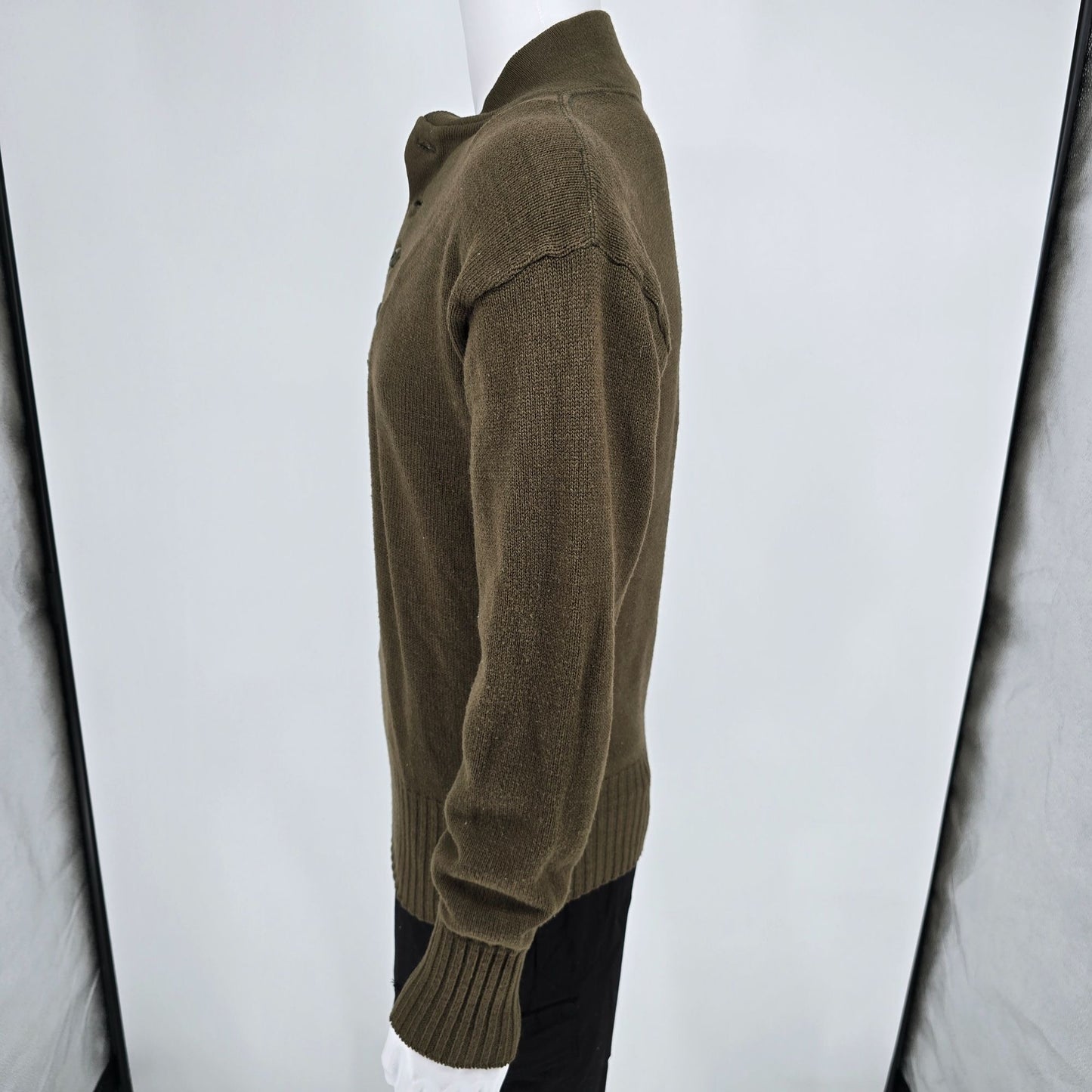 Vintage 1994 Men's U.S. Army Mitt's Nitts Acrylic Olive Drab OD Sweater (M)