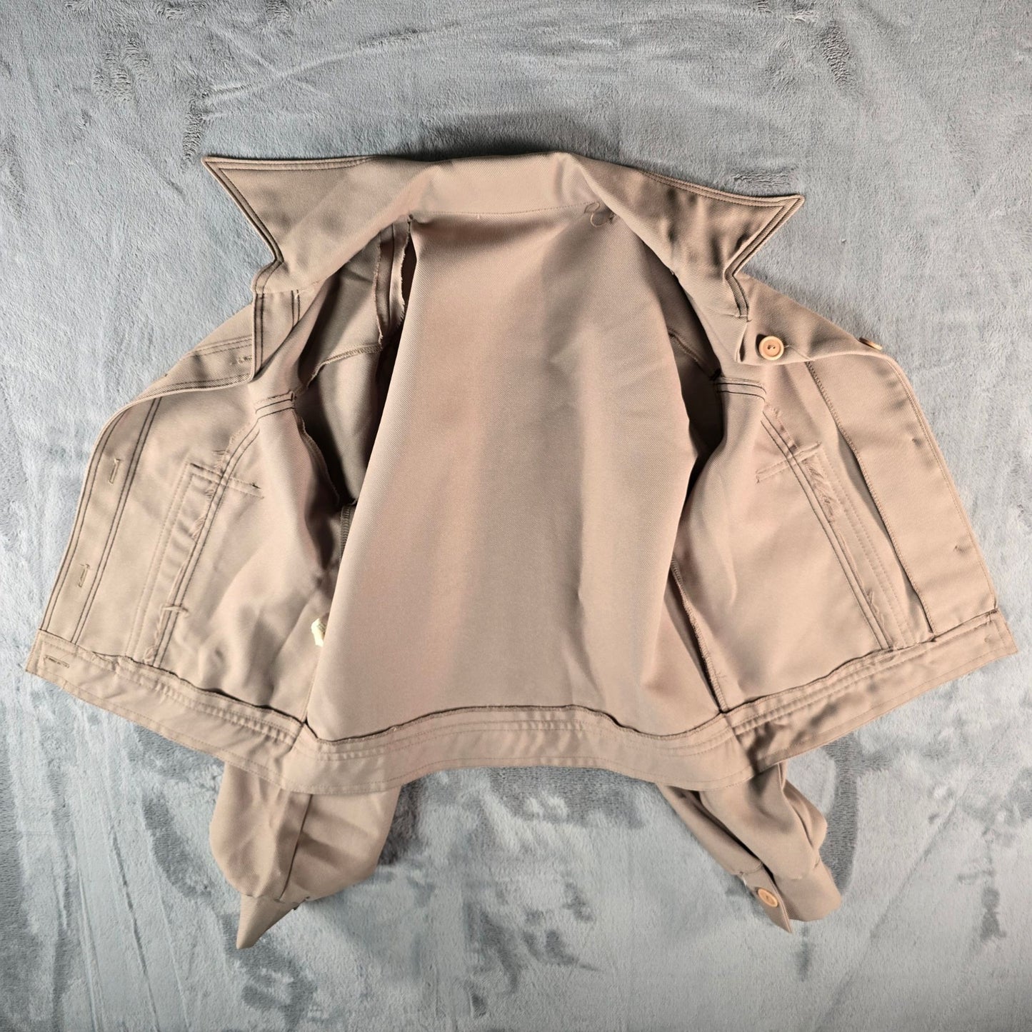 Vintage 1970s Women's Taupe Cropped Wide Collar Button-Up Jacket (Medium)