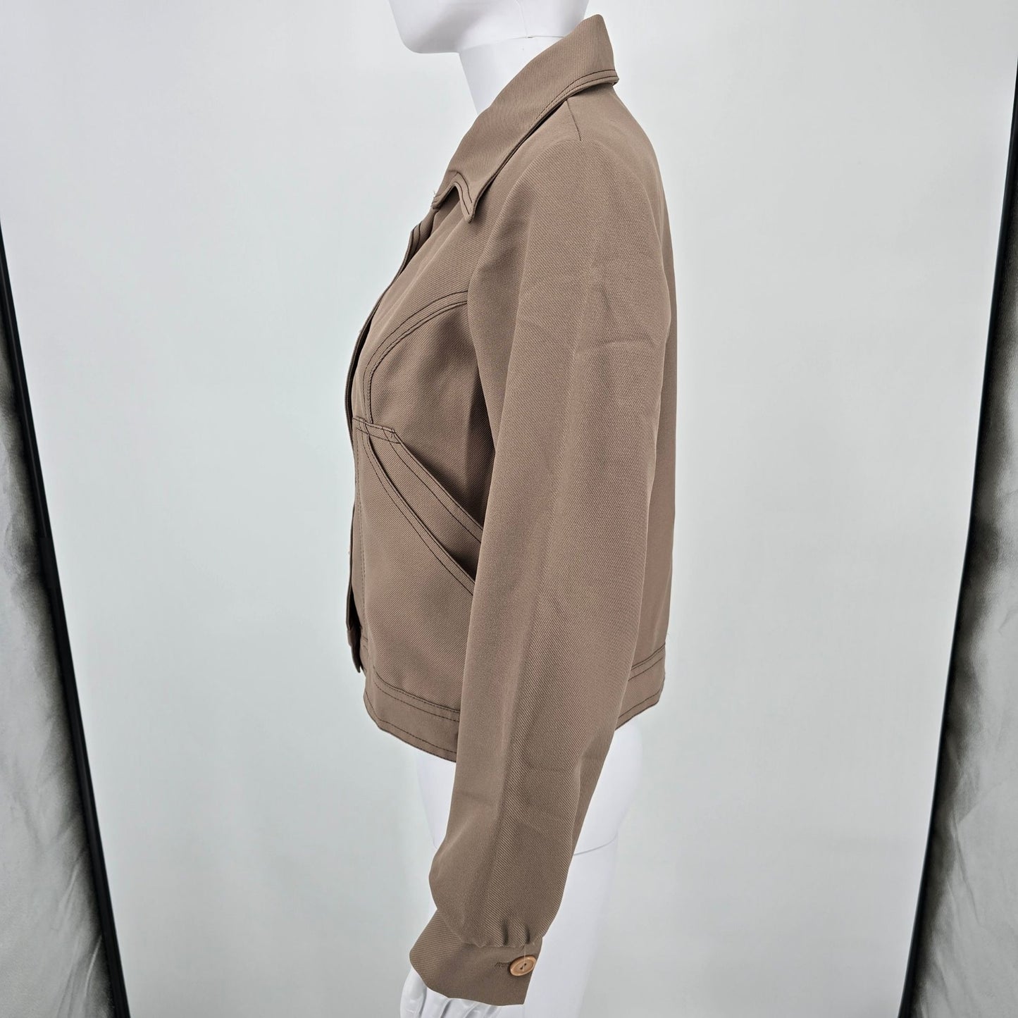 Vintage 1970s Women's Taupe Cropped Wide Collar Button-Up Jacket (Medium)