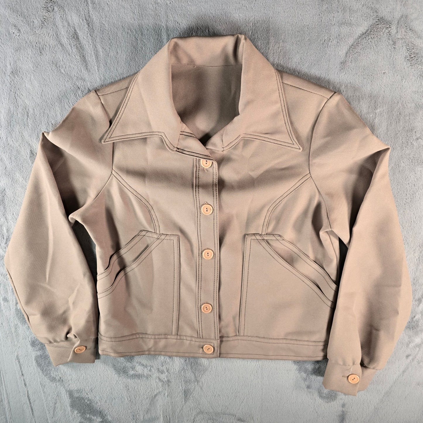 Vintage 1970s Women's Taupe Cropped Wide Collar Button-Up Jacket (Medium)