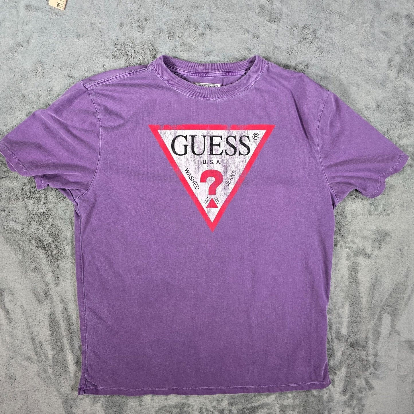 Y2K 2000s Guess Jeans Distressed Triangle Logo Purple Graphic T-Shirt (Medium)