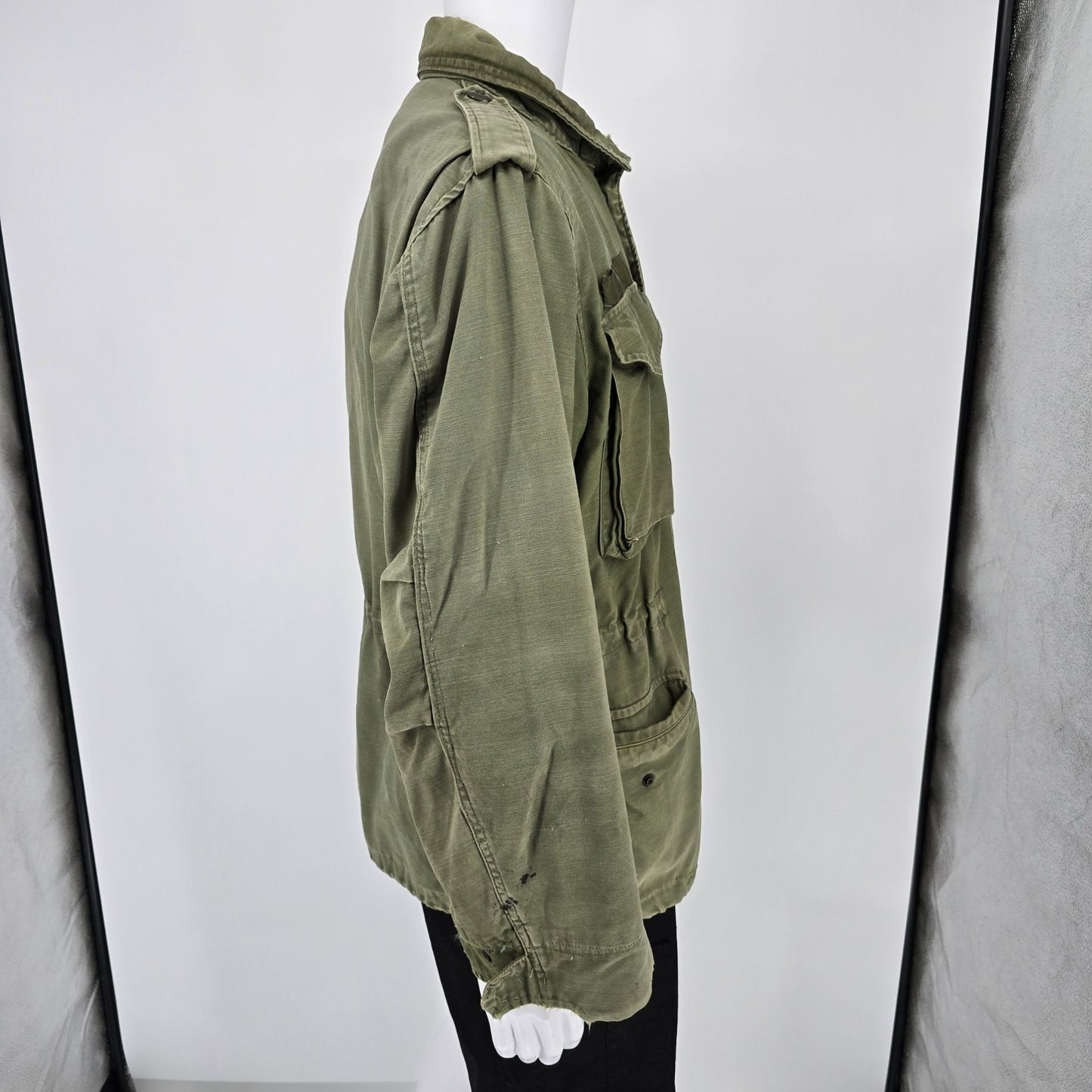 Vintage 1970s U.S. Army OG-107 Olive Green Cold Weather M-1965 Field Jacket (M)