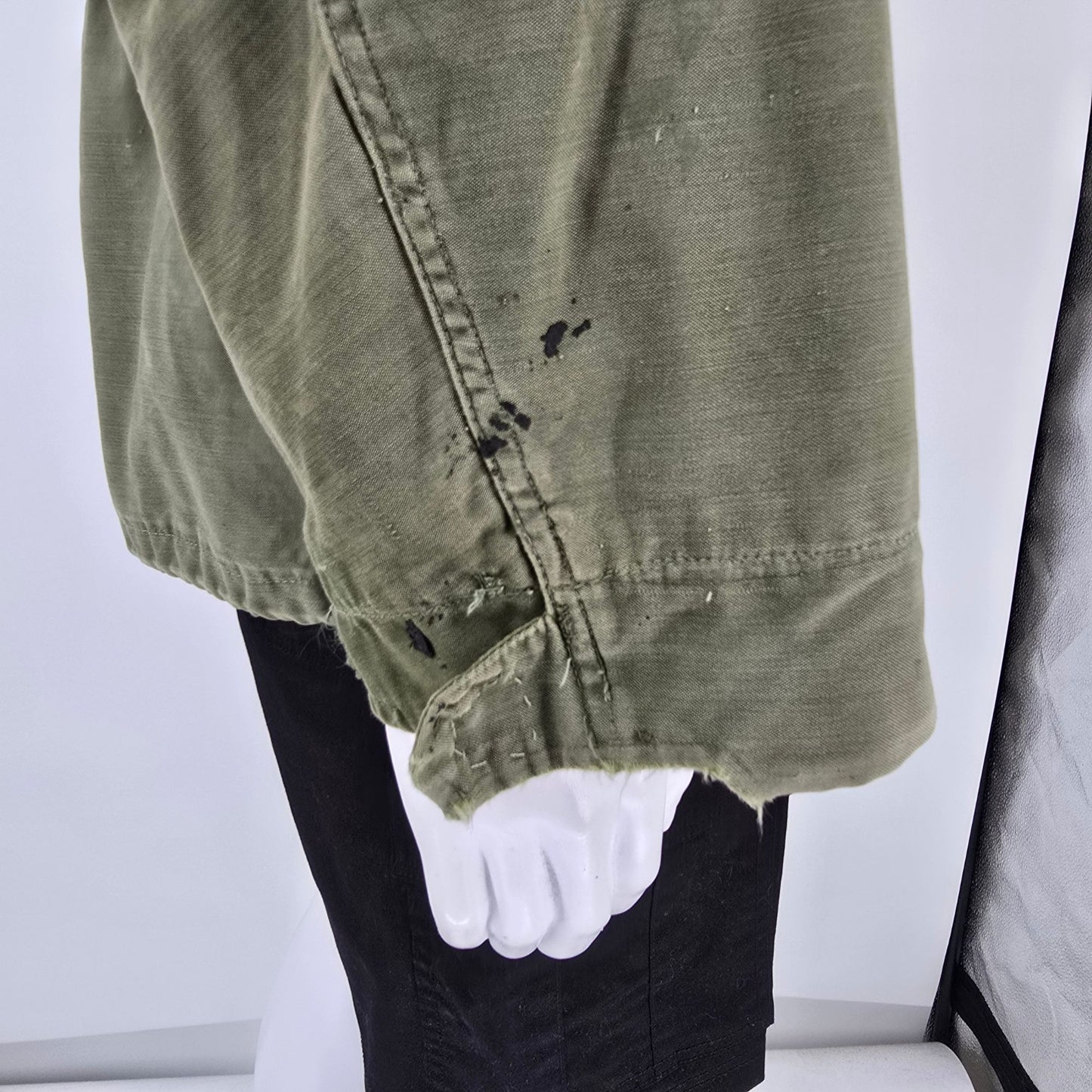 Vintage 1970s U.S. Army OG-107 Olive Green Cold Weather M-1965 Field Jacket (M)