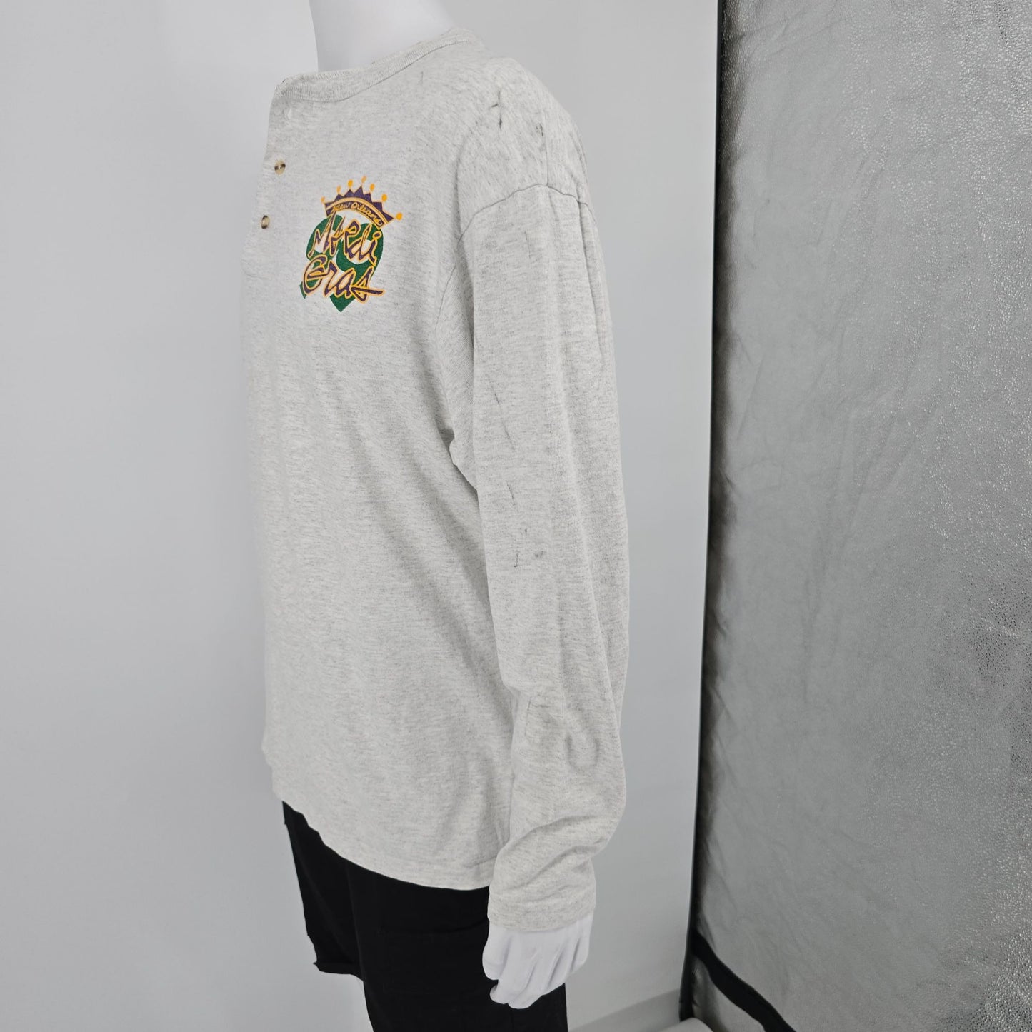 Vintage 1990s Cotton Deluxe New Orleans Mardi Gras Long Sleeve Henley Tee (XL)
