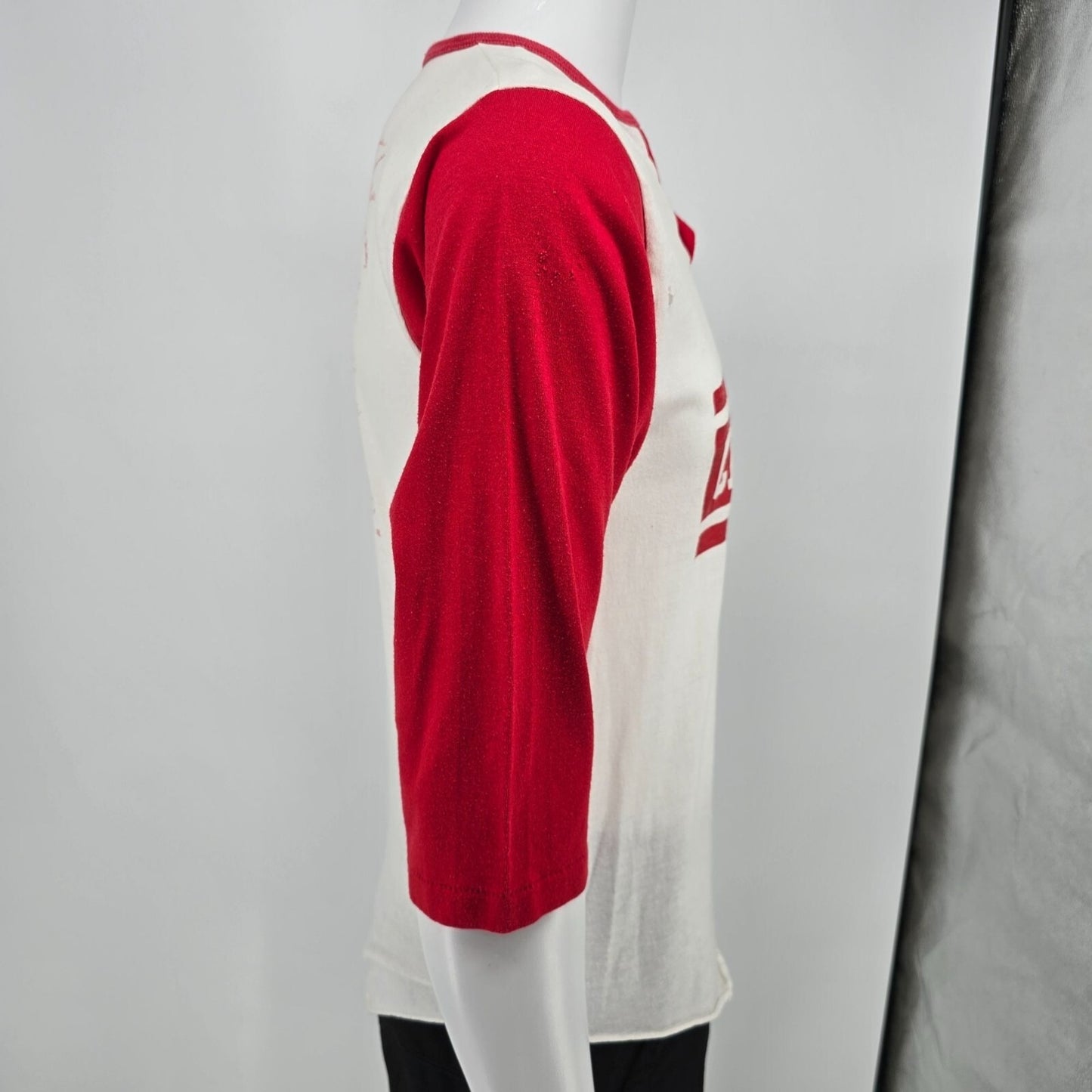 Vintage 1980s St. Henry High School Crusaders Class of 1983 Raglan T-Shirt (S)