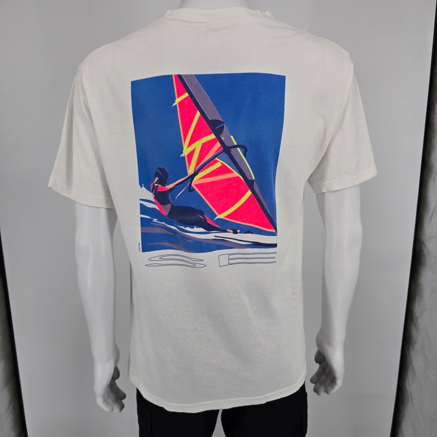 Vintage 1990 Sun East White Sanger Memorial Regatta Windsurfing T-Shirt (M)