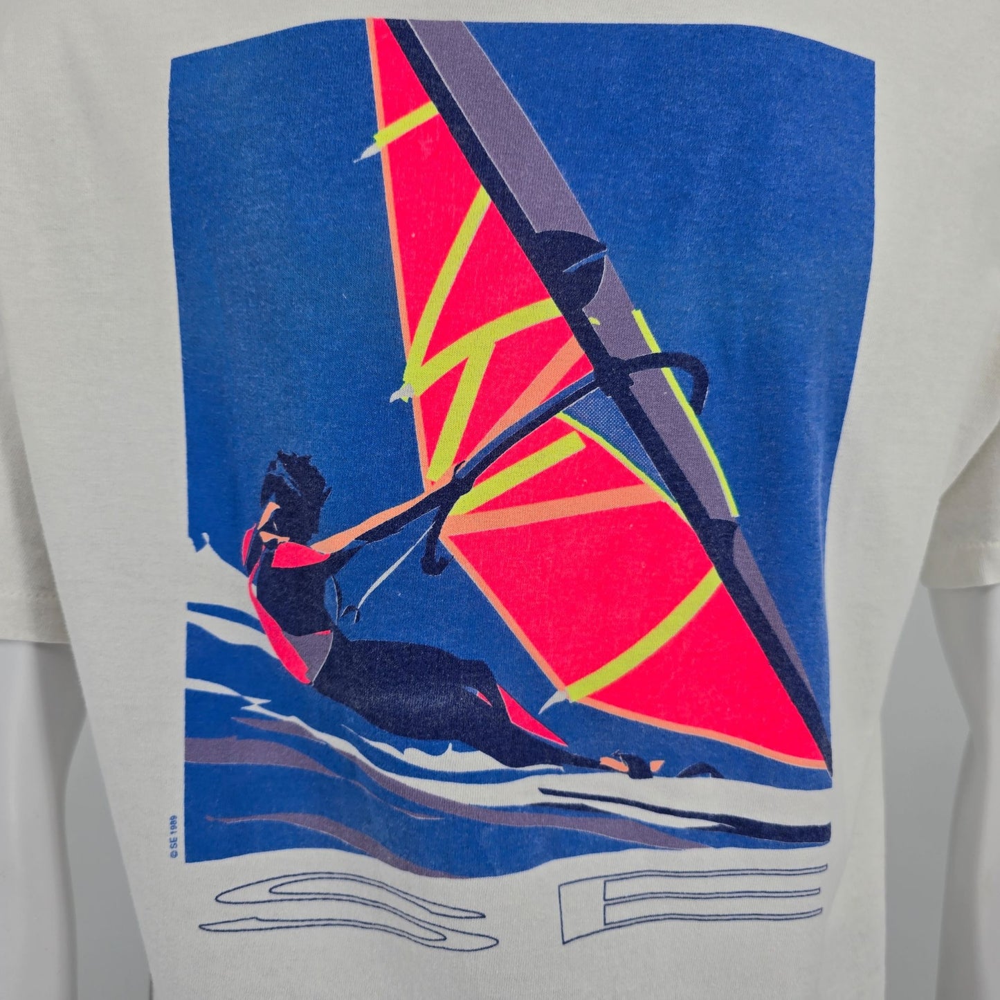 Vintage 1990 Sun East White Sanger Memorial Regatta Windsurfing T-Shirt (M)