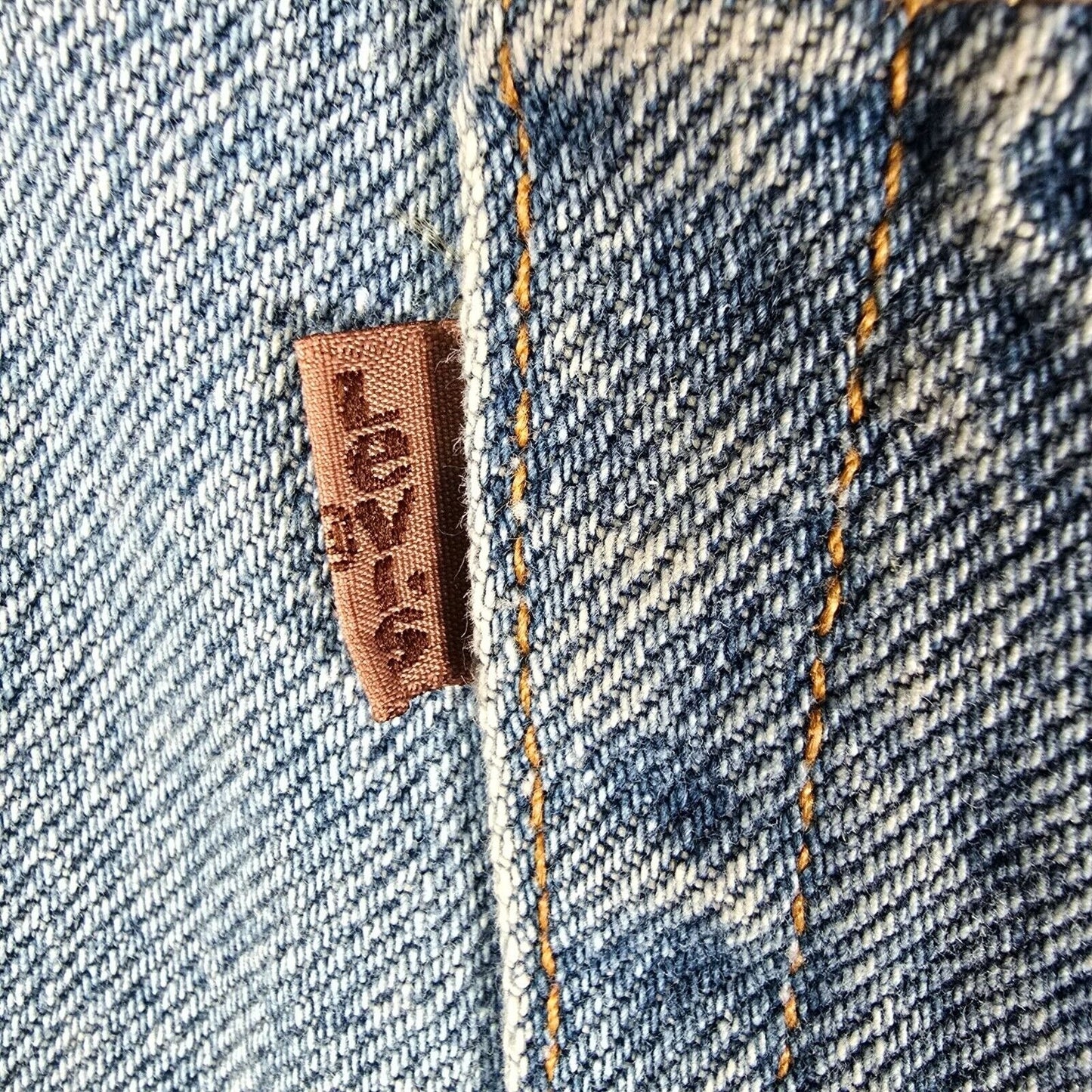 Vintage 1998 Levi's Mens 540 Relaxed Fit Light Wash Brown Tab Blue Jeans (54x23)