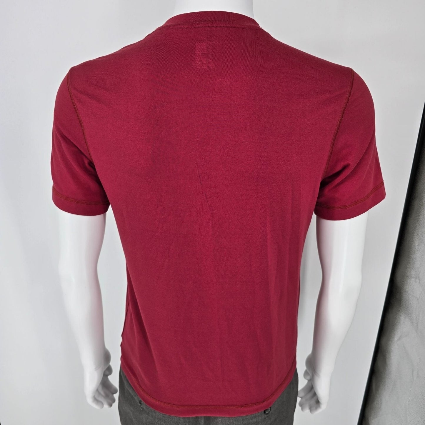 REI Men's Red Polyester/Spandex Running/Hiking Activewear T-Shirt (Small)
