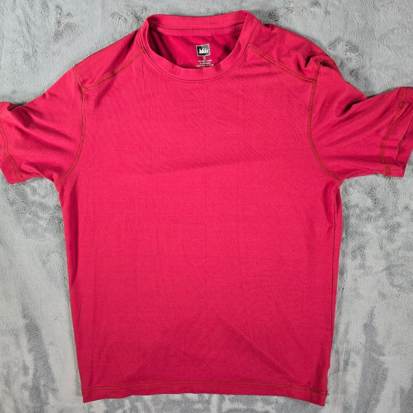 REI Men's Red Polyester/Spandex Running/Hiking Activewear T-Shirt (Small)