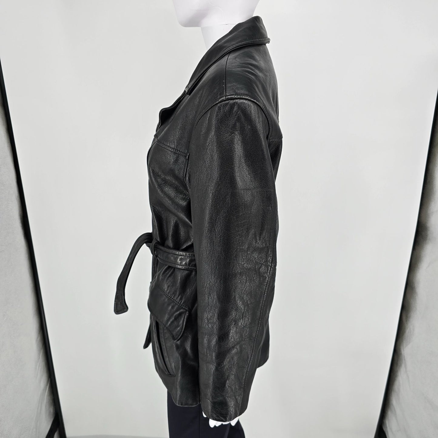 Vintage 1990s Tannery West 3M Thinsulate Lined Black Leather Belted Jacket (M)