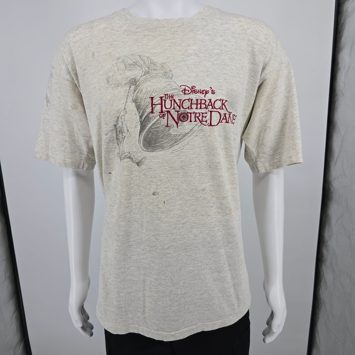 Vintage 1990s Disney's The Hunchback of Notre Dame Embroidered T-Shirt (XL)