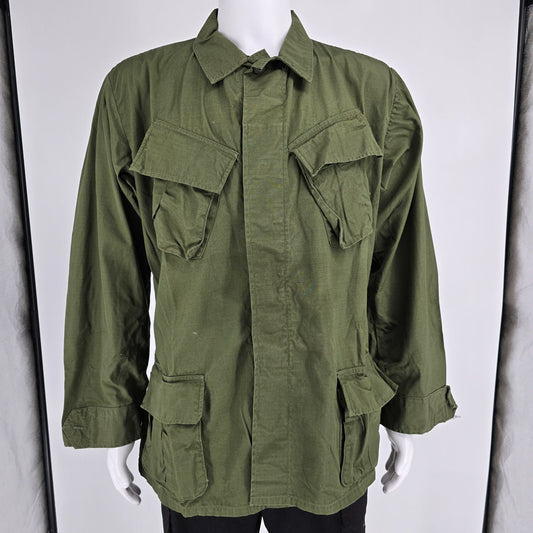 Vintage 1969 U.S. Army Vietnam War OG-107 Rip-Stop Poplin Jungle Jacket (L)