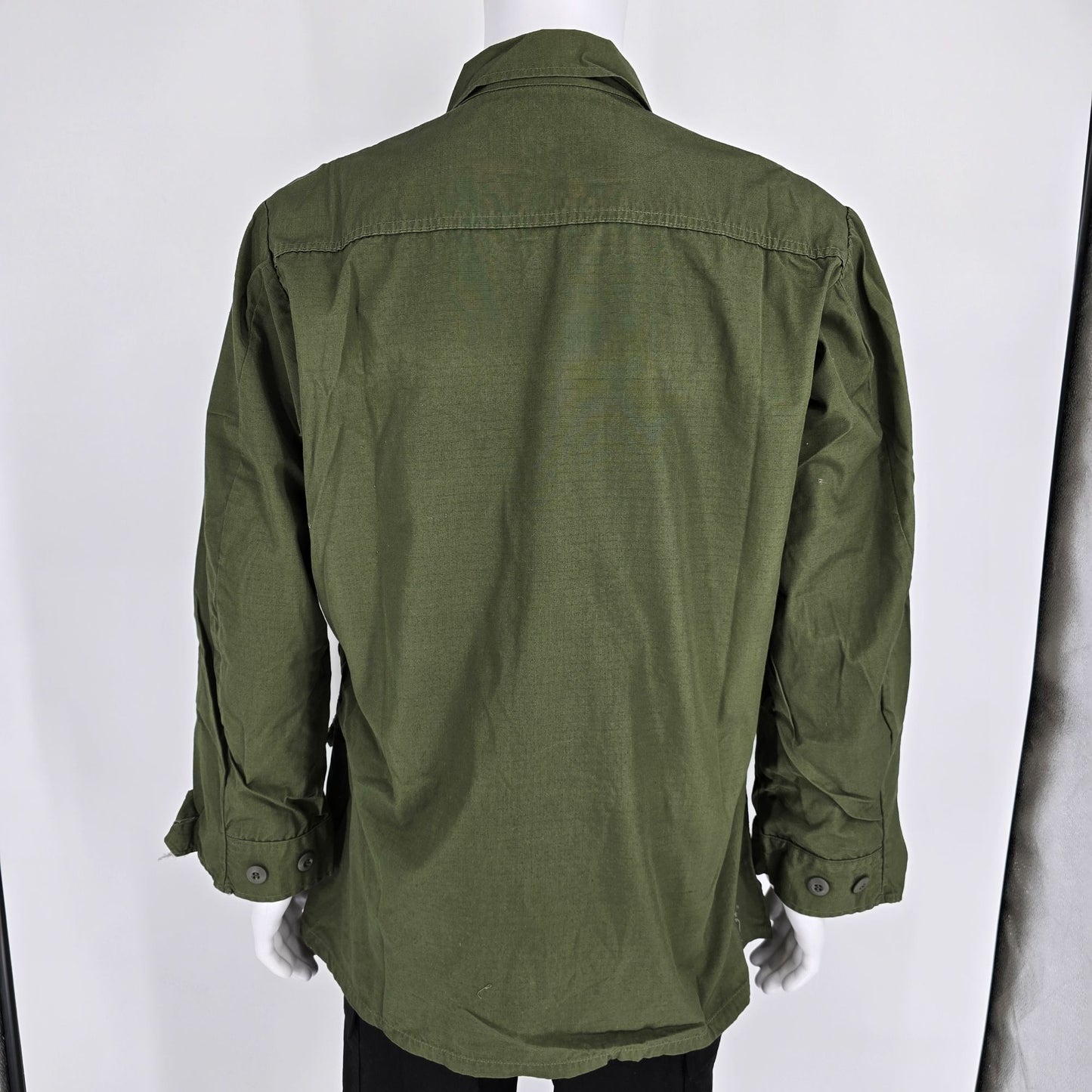 Vintage 1969 U.S. Army Vietnam War OG-107 Rip-Stop Poplin Jungle Jacket (L)