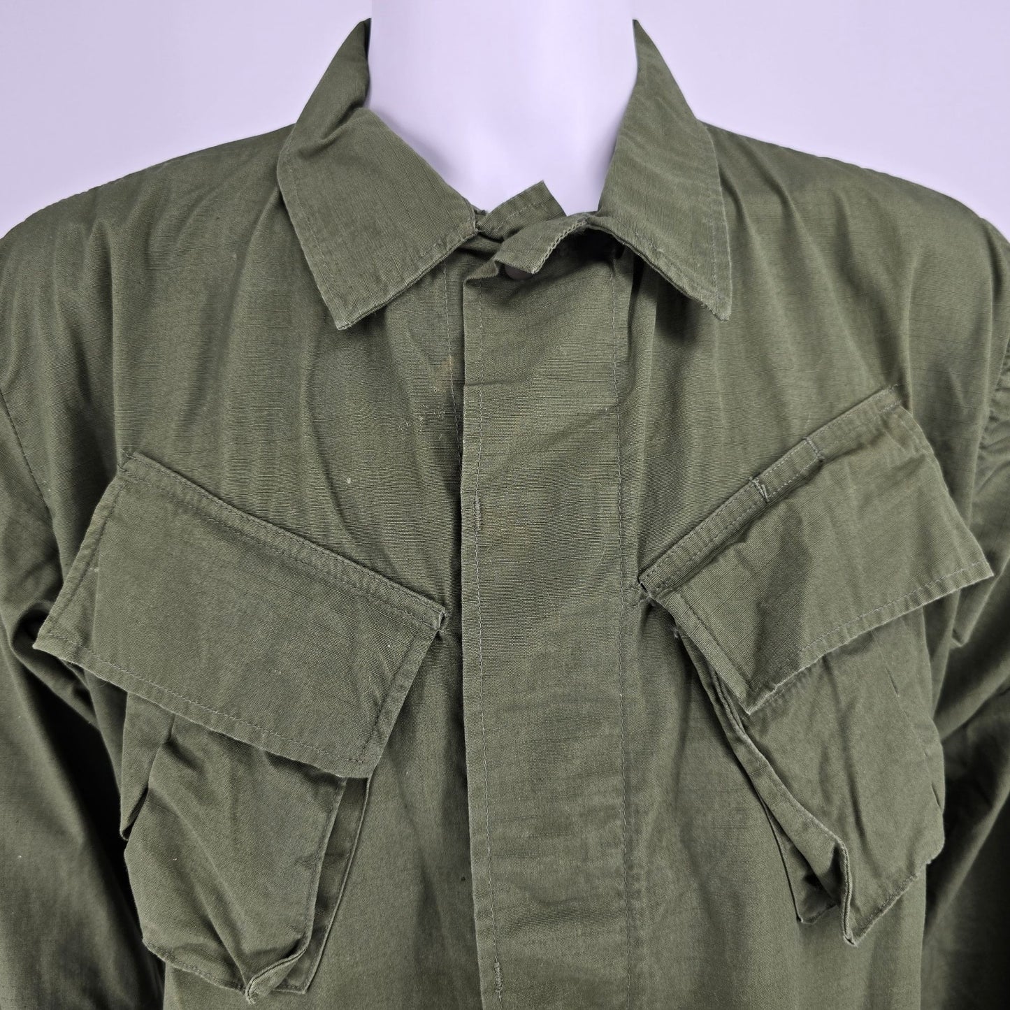 Vintage 1969 U.S. Army Vietnam War OG-107 Rip-Stop Poplin Jungle Jacket (L)