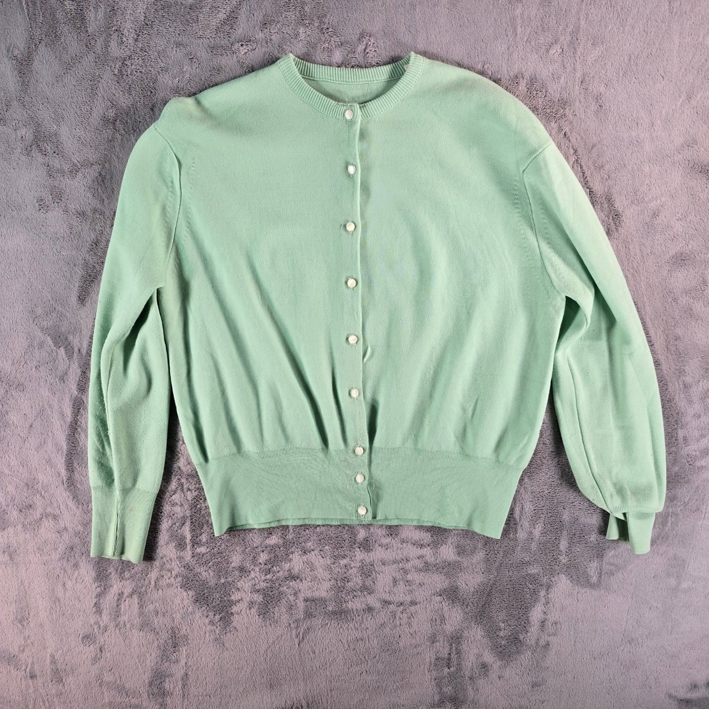 Vintage 1950s Women's Mint Green Fine Knit Crew Neck Cardigan Sweater (L) *Flaws
