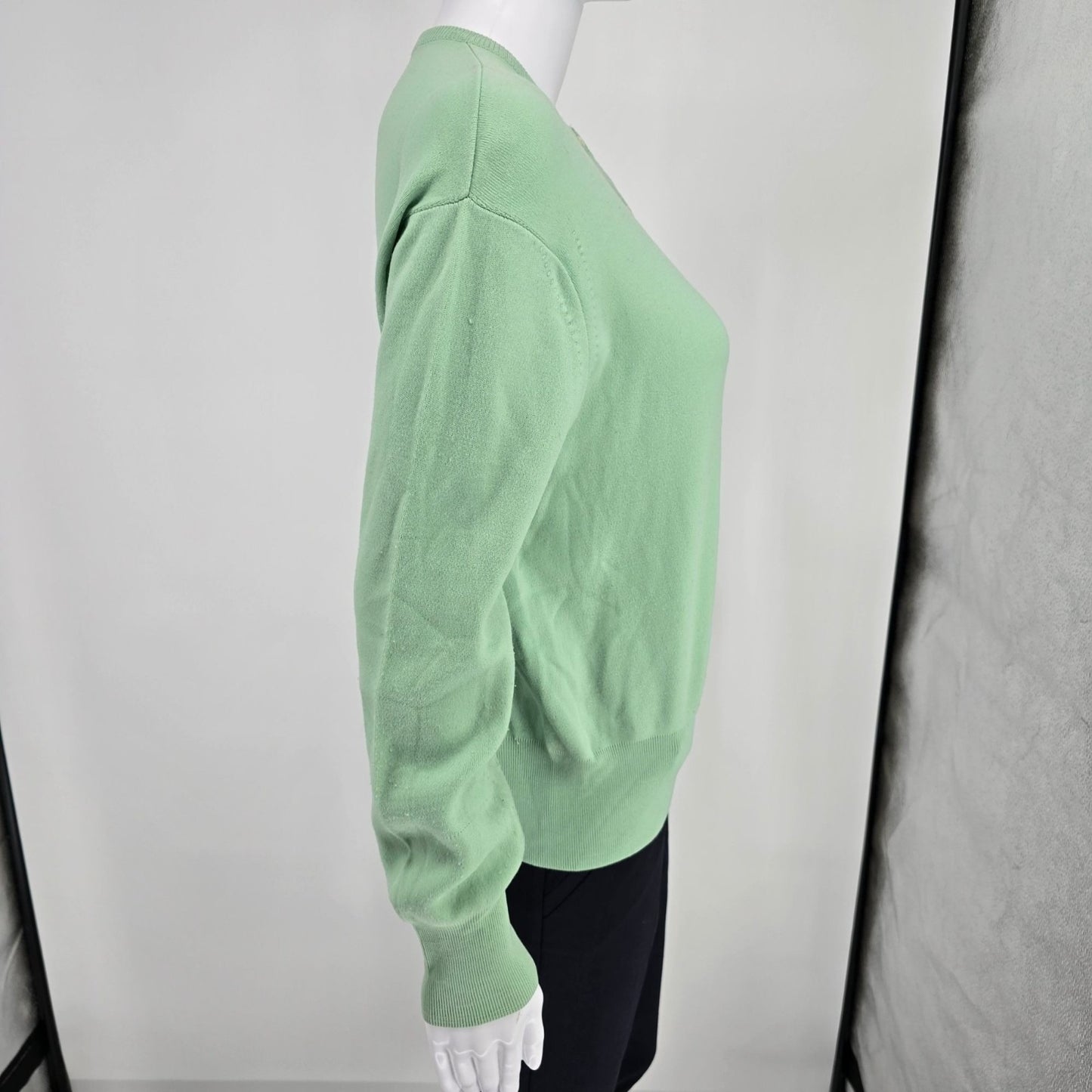 Vintage 1950s Women's Mint Green Fine Knit Crew Neck Cardigan Sweater (L) *Flaws