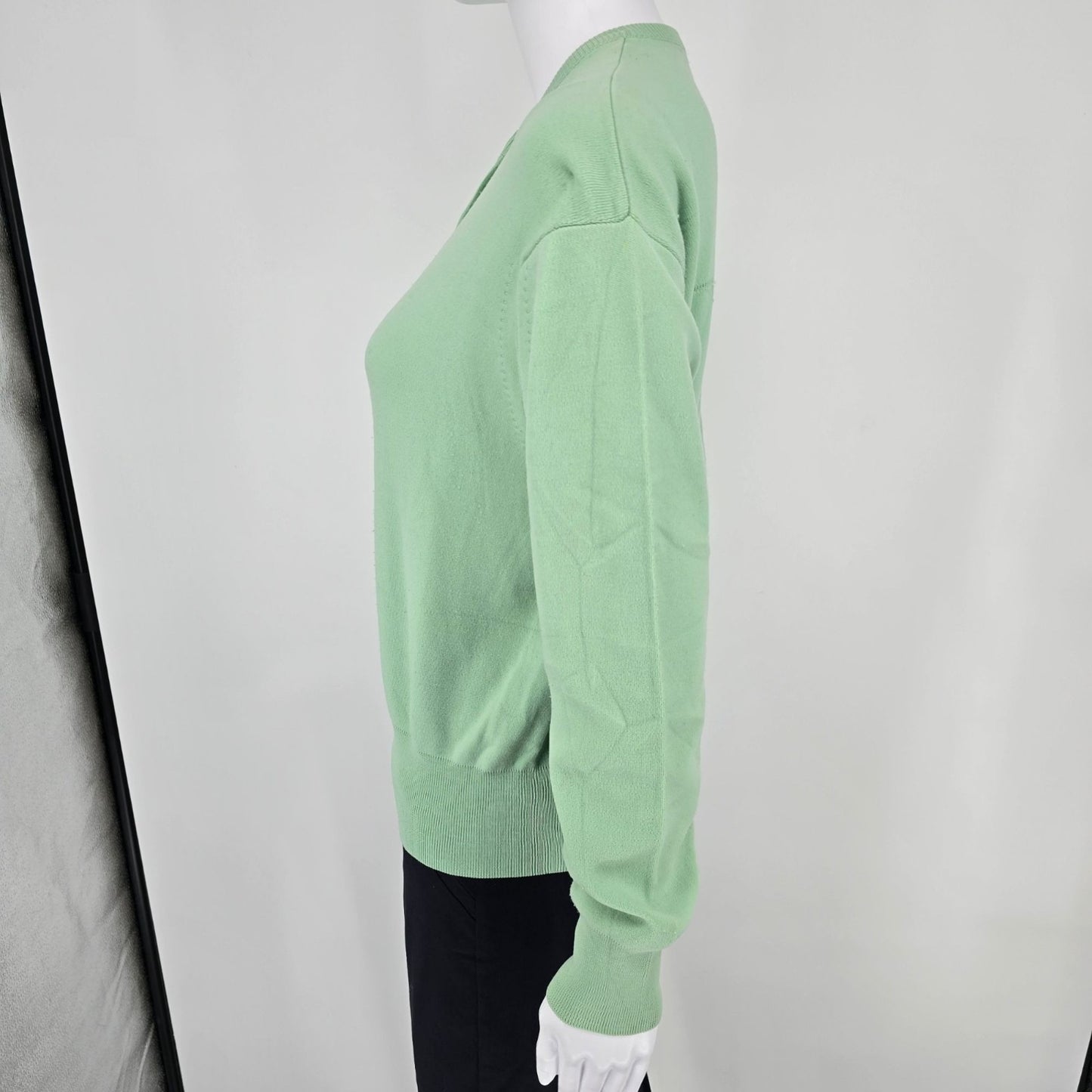 Vintage 1950s Women's Mint Green Fine Knit Crew Neck Cardigan Sweater (L) *Flaws