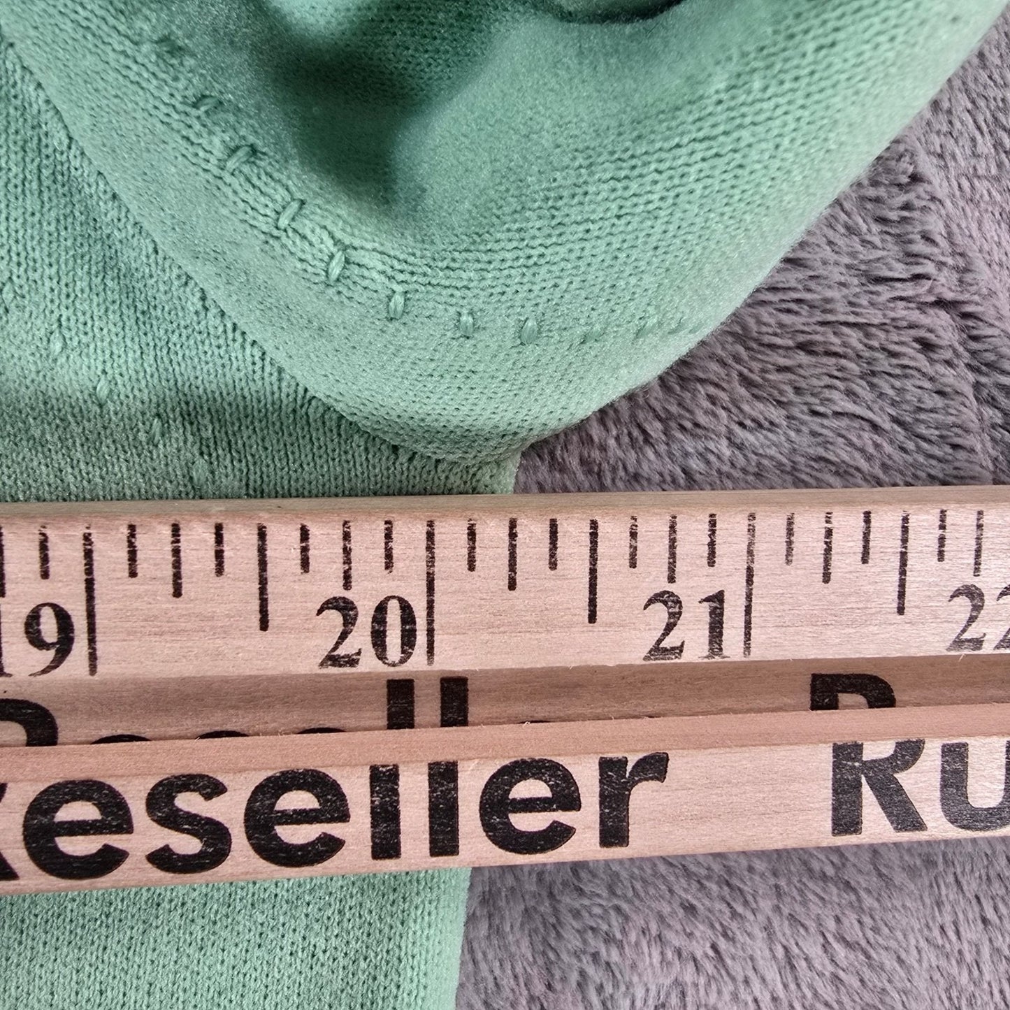 Vintage 1950s Women's Mint Green Fine Knit Crew Neck Cardigan Sweater (L) *Flaws