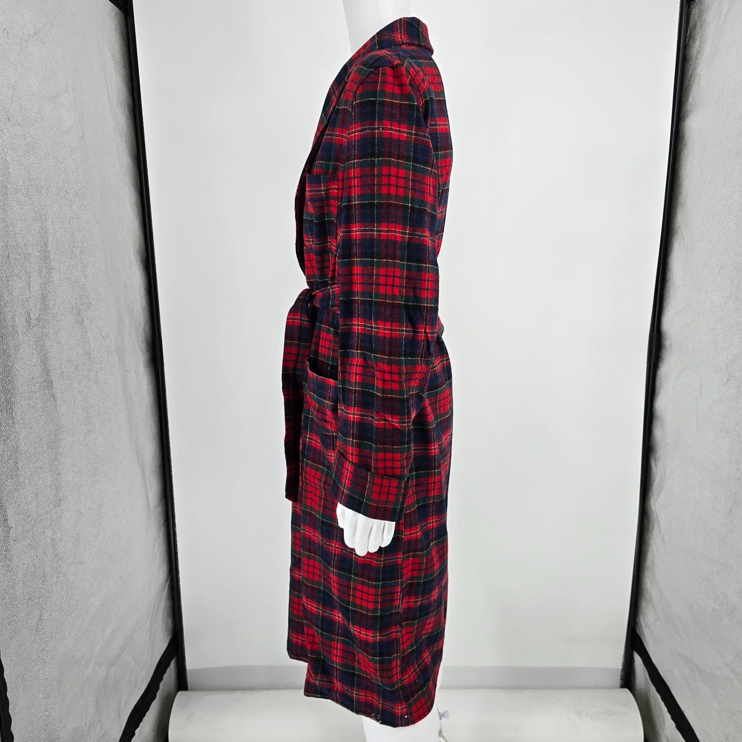 Vintage 1970s Pendleton Macphereson Red Tartan Virgin Wool Belted Robe (M)