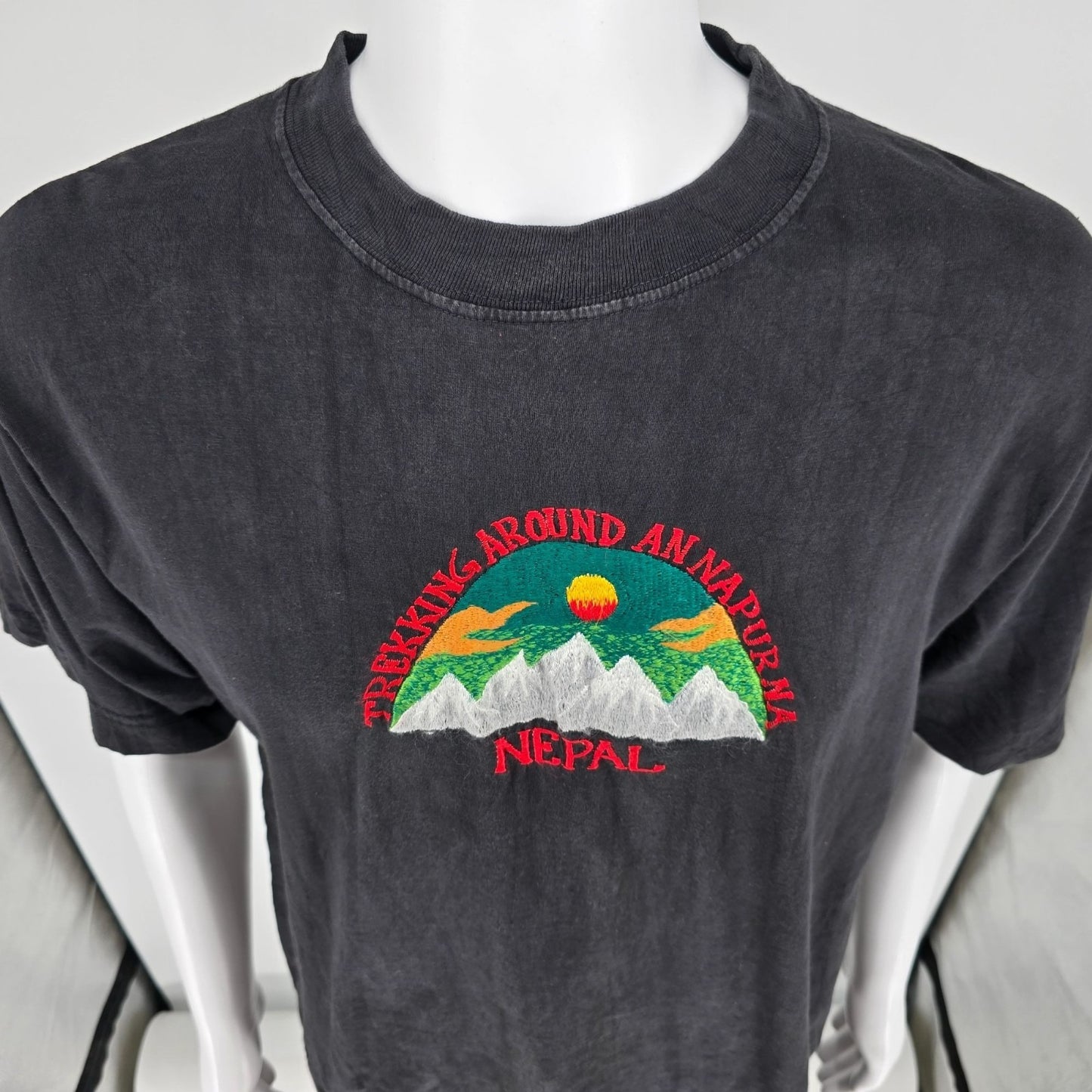 Vintage 1990s Titex Trekking Around Annapurna Nepal Embroidered T-Shirt (L)