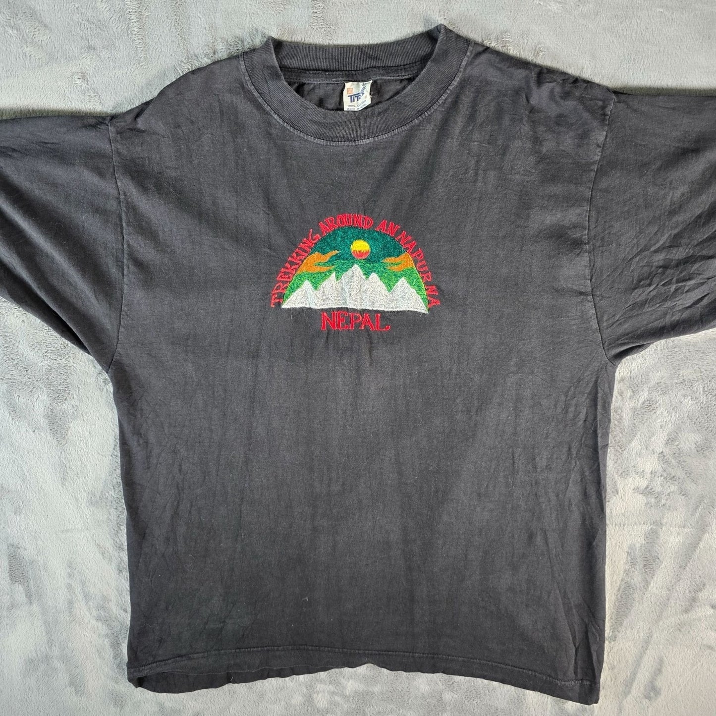 Vintage 1990s Titex Trekking Around Annapurna Nepal Embroidered T-Shirt (L)